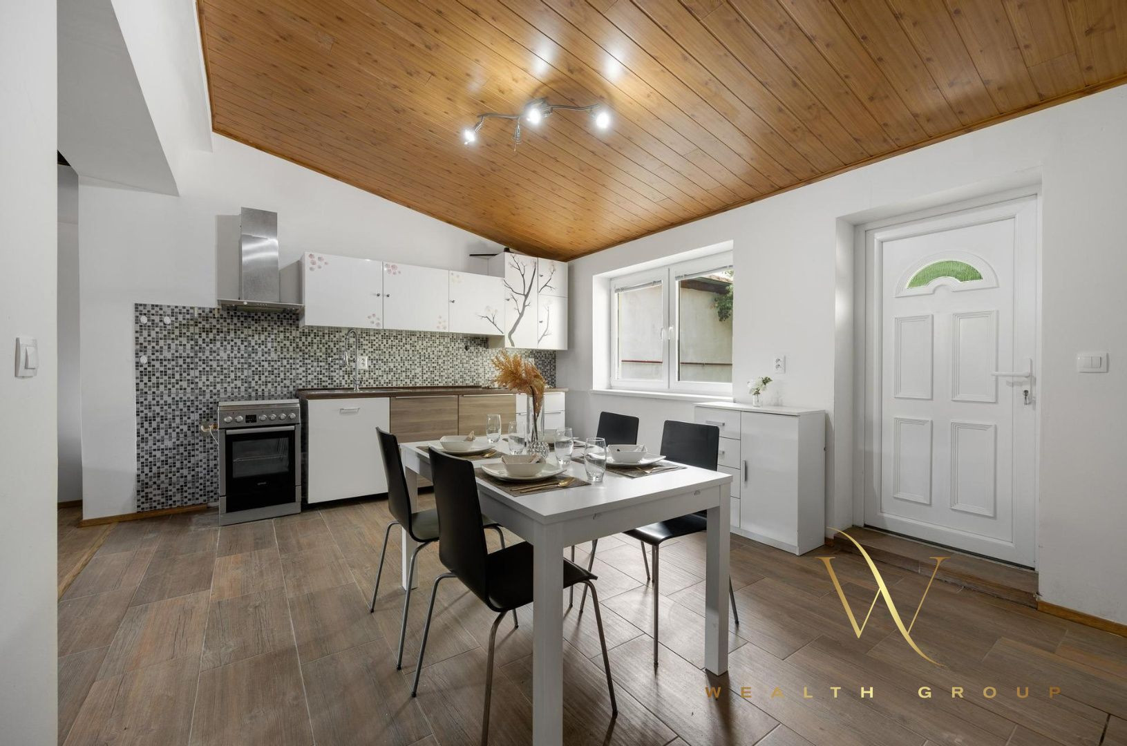 Na predaj 4 - izbový rodinný dom s rozľahlým pozemkom v obci Vlčkovce