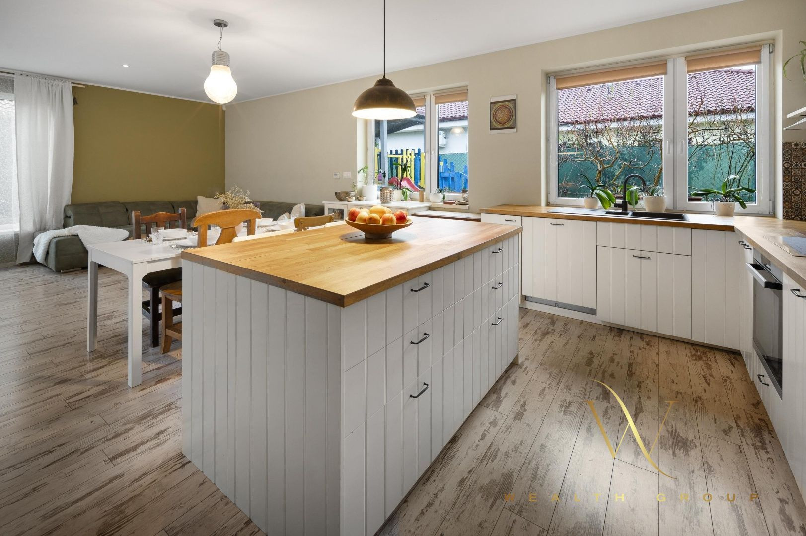 PREDANÝ - Wealth Group ponúka exkluzívne na predaj 4 izbový rodinný dom s bazénom, Kráľova pri Senci, časť Bodov