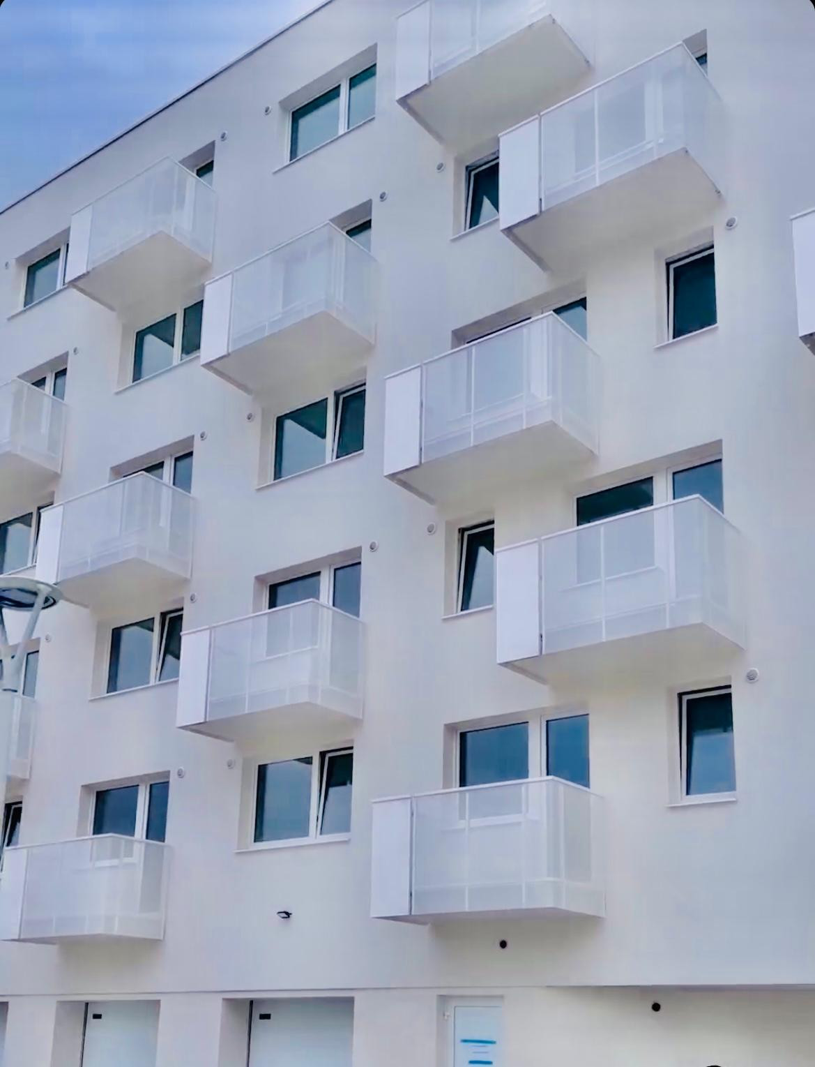 Predaj, Nový-2,izbový byt, Ivanská cesta Bratislava -Ružinov, garaž