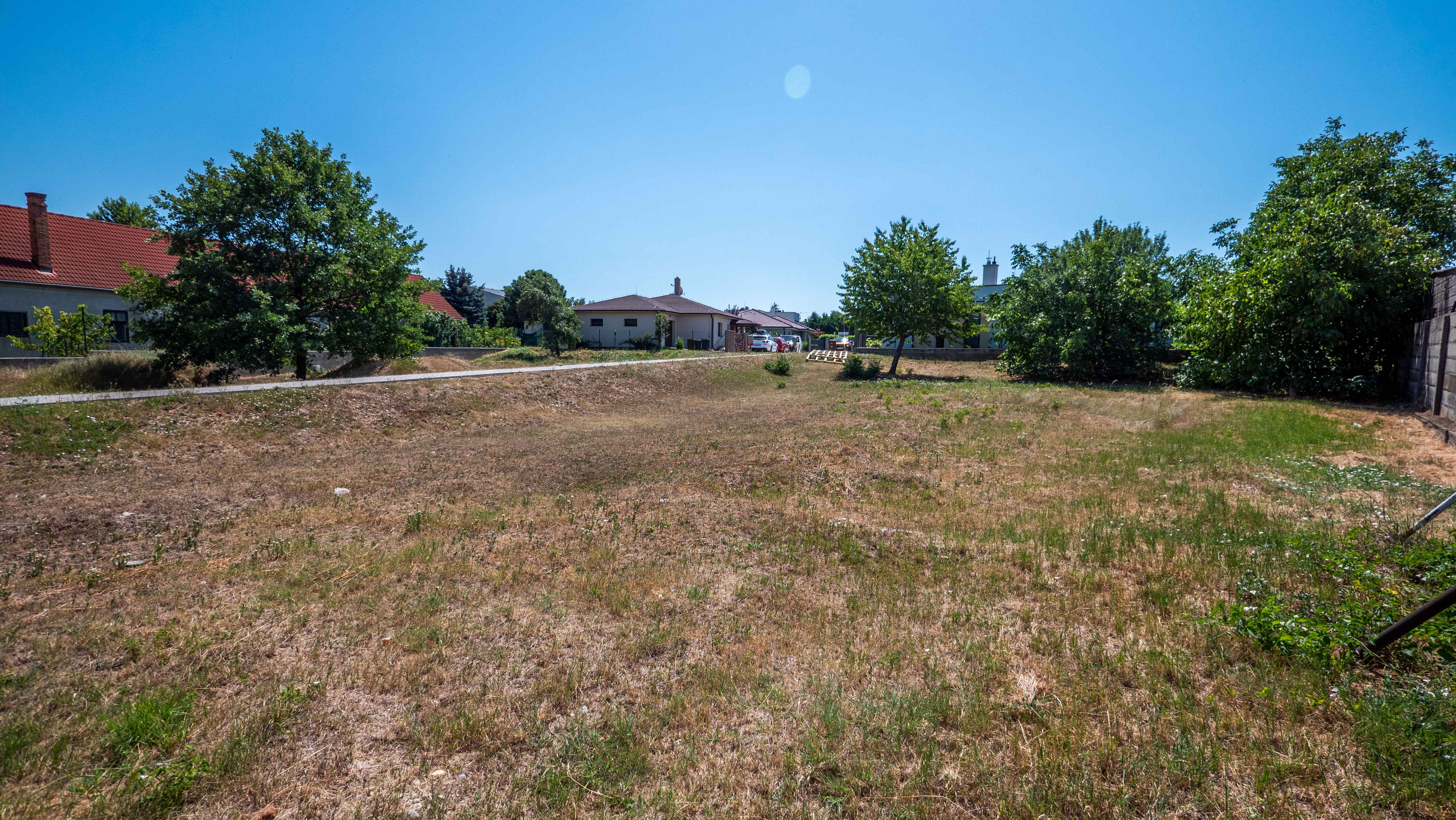 Stavebný pozemok priamo v Senci na predaj