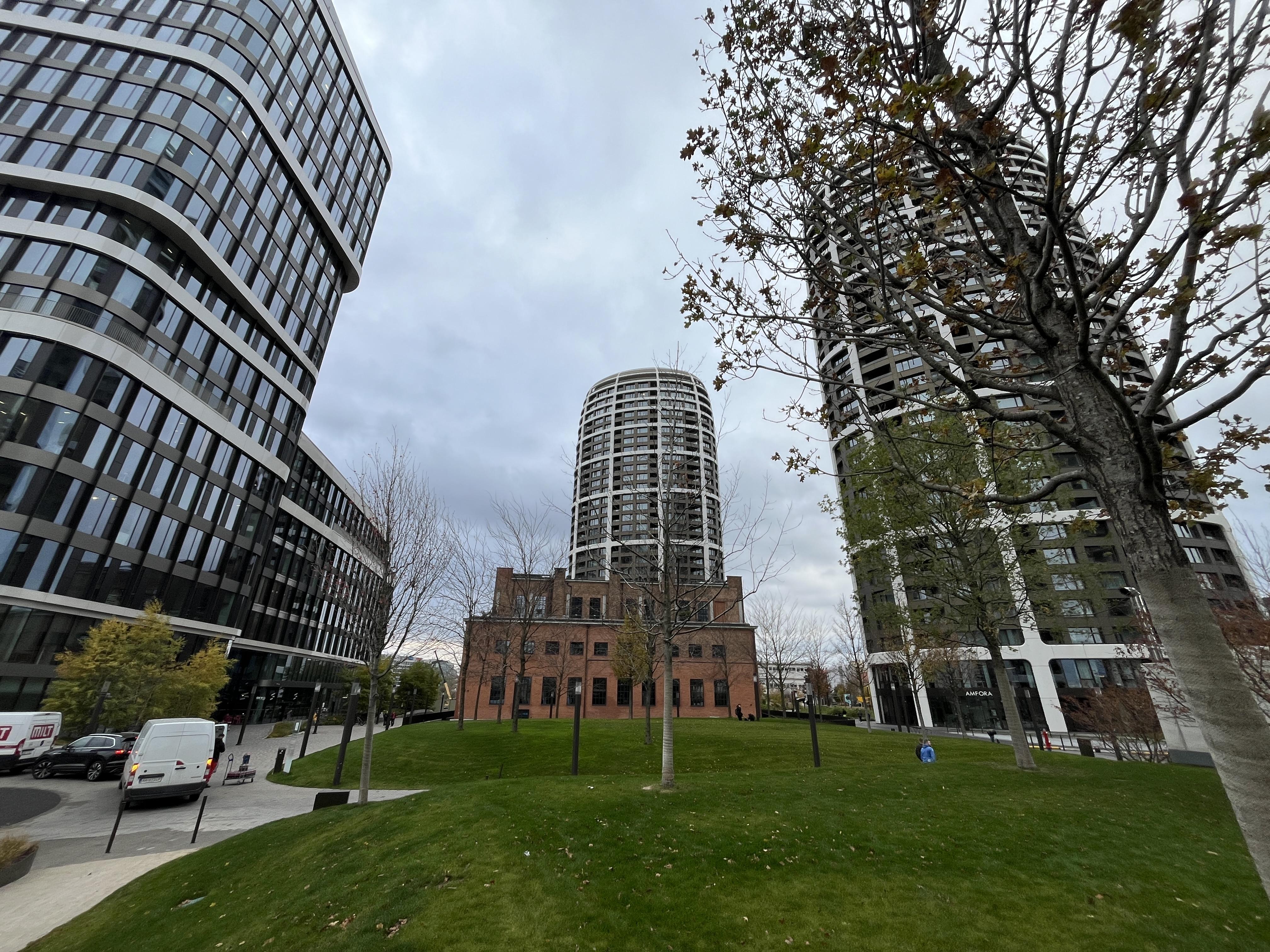 Na PREDAJ 3 izbový byt SKY PARK 4 s pivničnou kobkou a garážovým státím (možnosť odpočtu DPH)