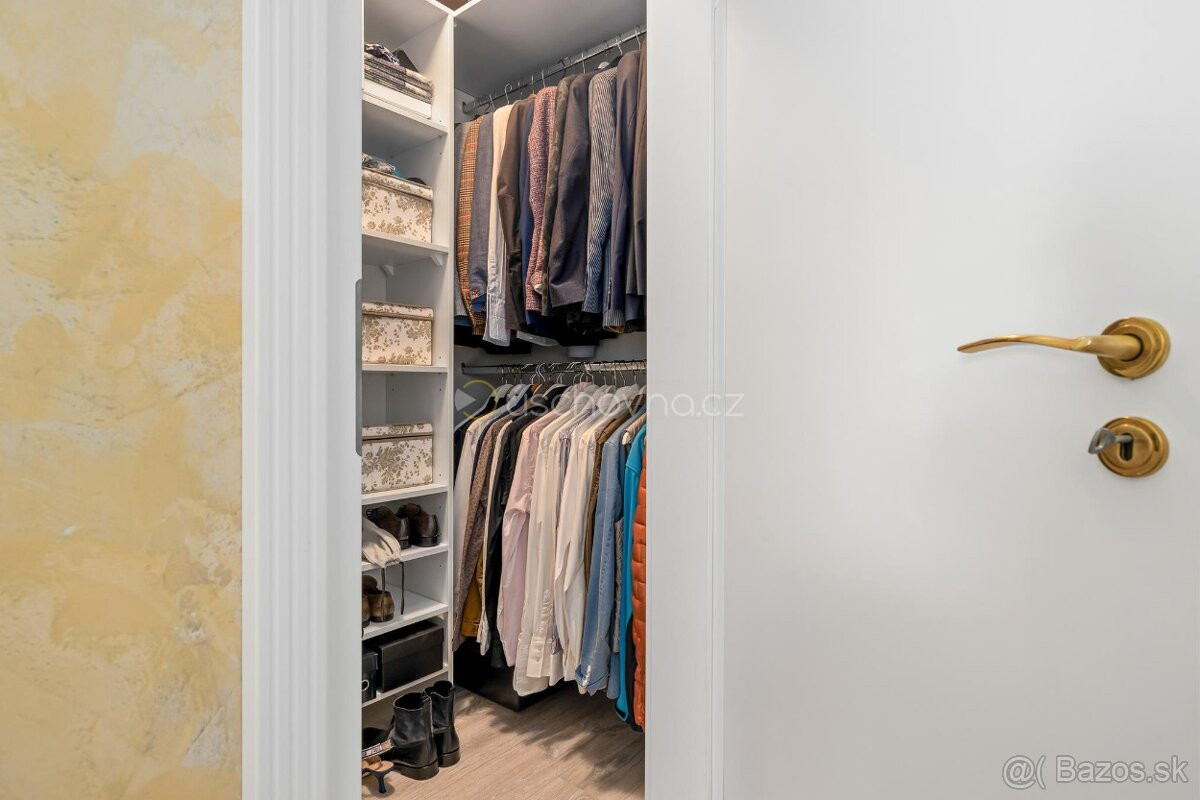 Na predaj luxusný 3-izbový byt s veľkou terasou v Bratislave-Slnečnice.