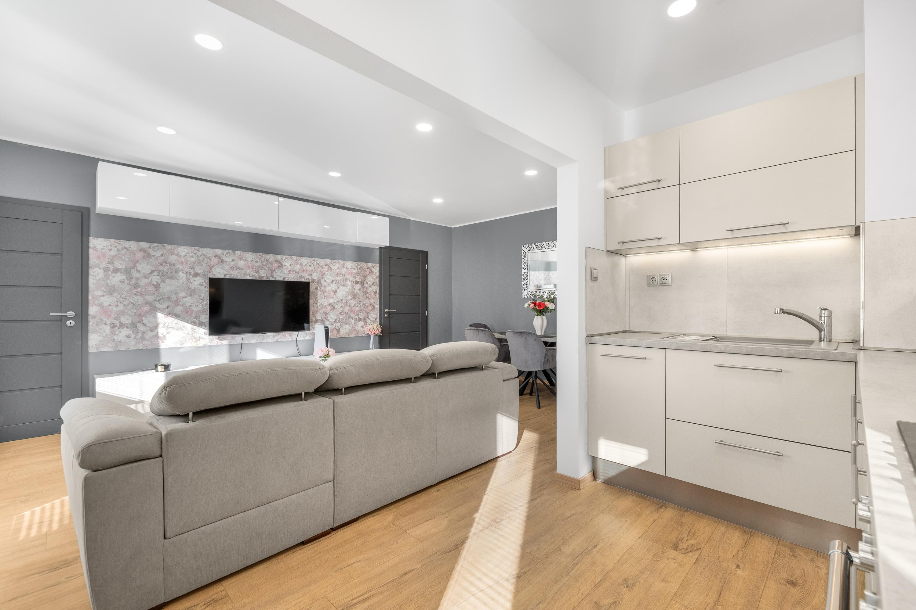 PREDAJ Moderného a priestranného 2,5 izbový bytu v srdci Ružinova