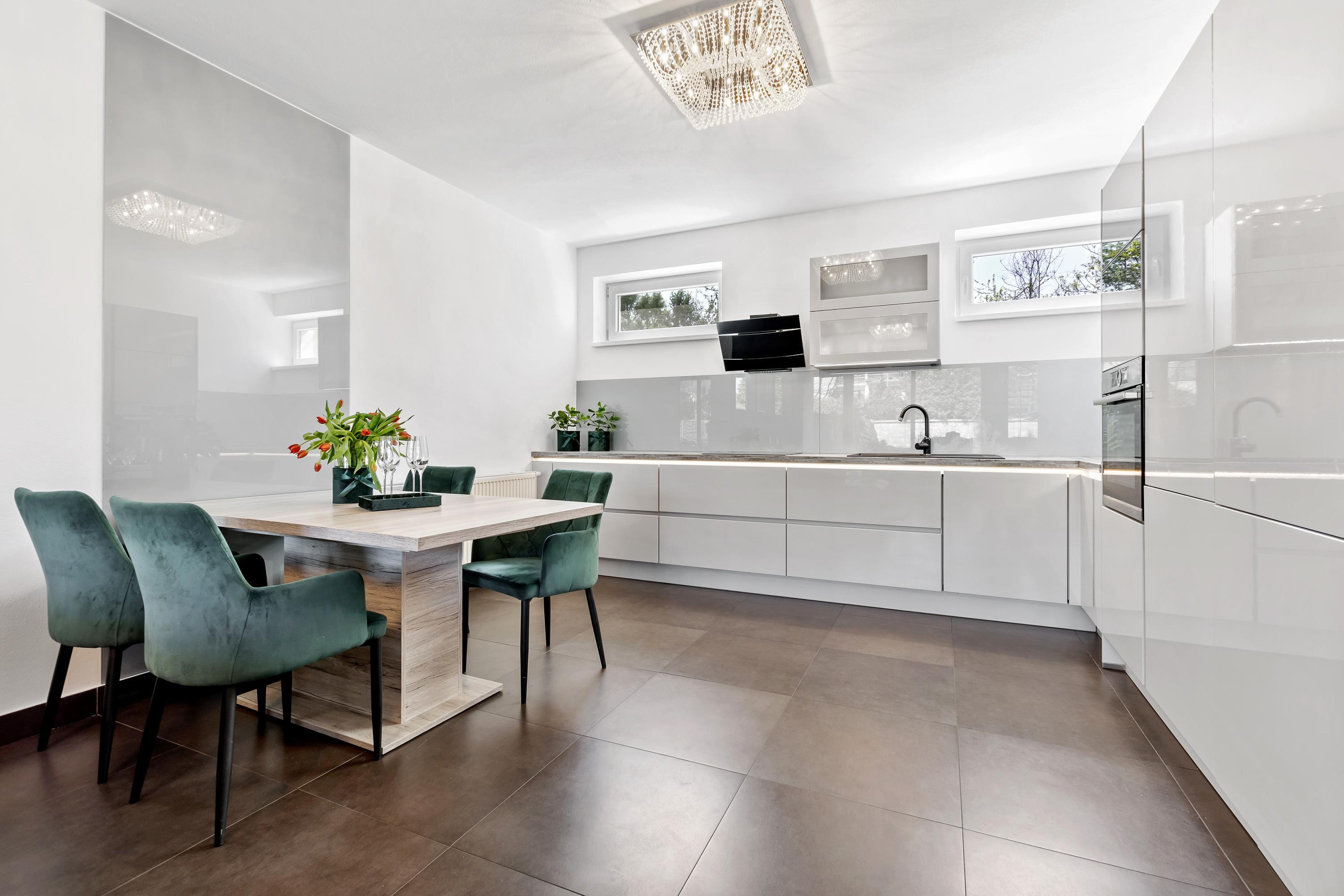 SENEC- NA PREDAJ 4.izb. RD, Slnečné jazerá JUH