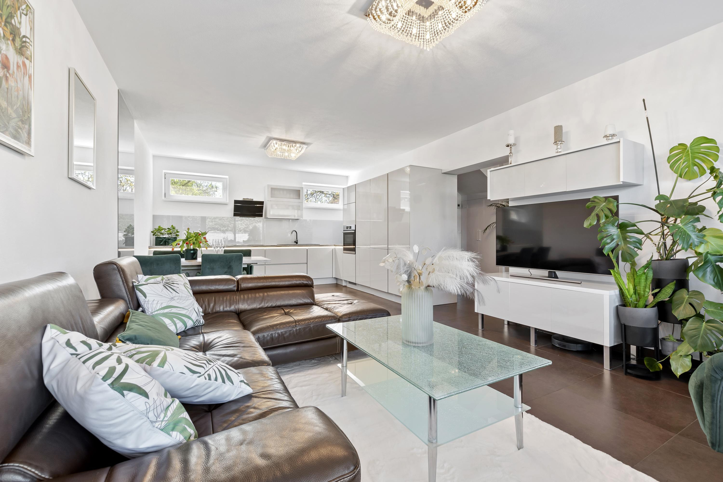 SENEC- NA PREDAJ 4.izb. rekreačná chata, Slnečné jazerá JUH