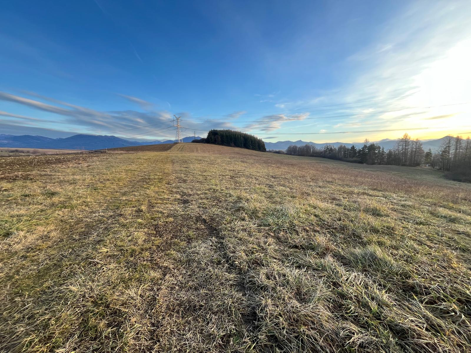 Wealth Group | ponúka na predaj slnečný pozemok ,, Kľače - okr.Žilina "