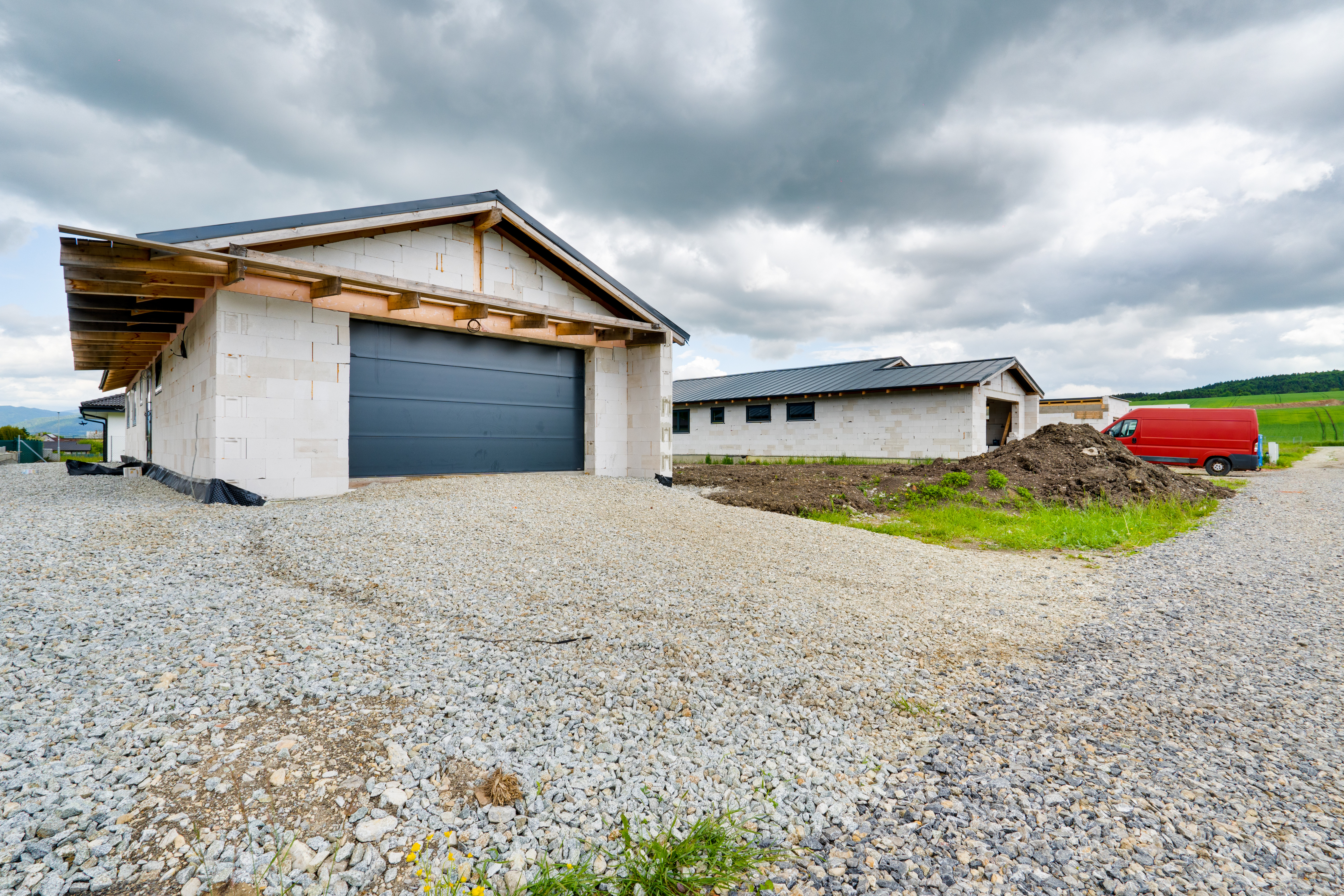 Na predaj 3 moderné nízkoenergetické rodinné domy v obci Valča