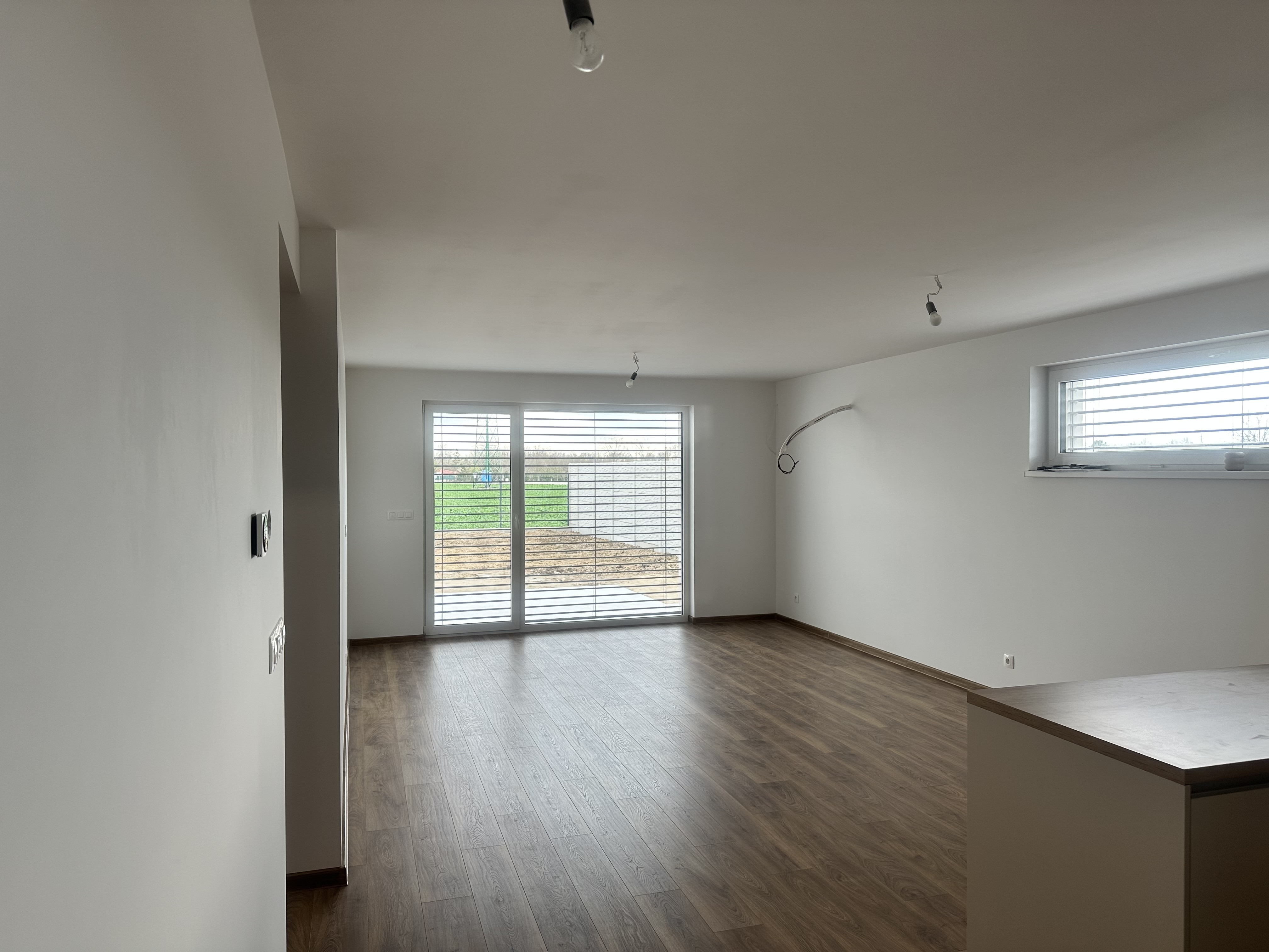 REZERVOVANÉ - Na predaj moderný 4-izbový rodinný dom s tepelným čerpadlom v obci Jablonec