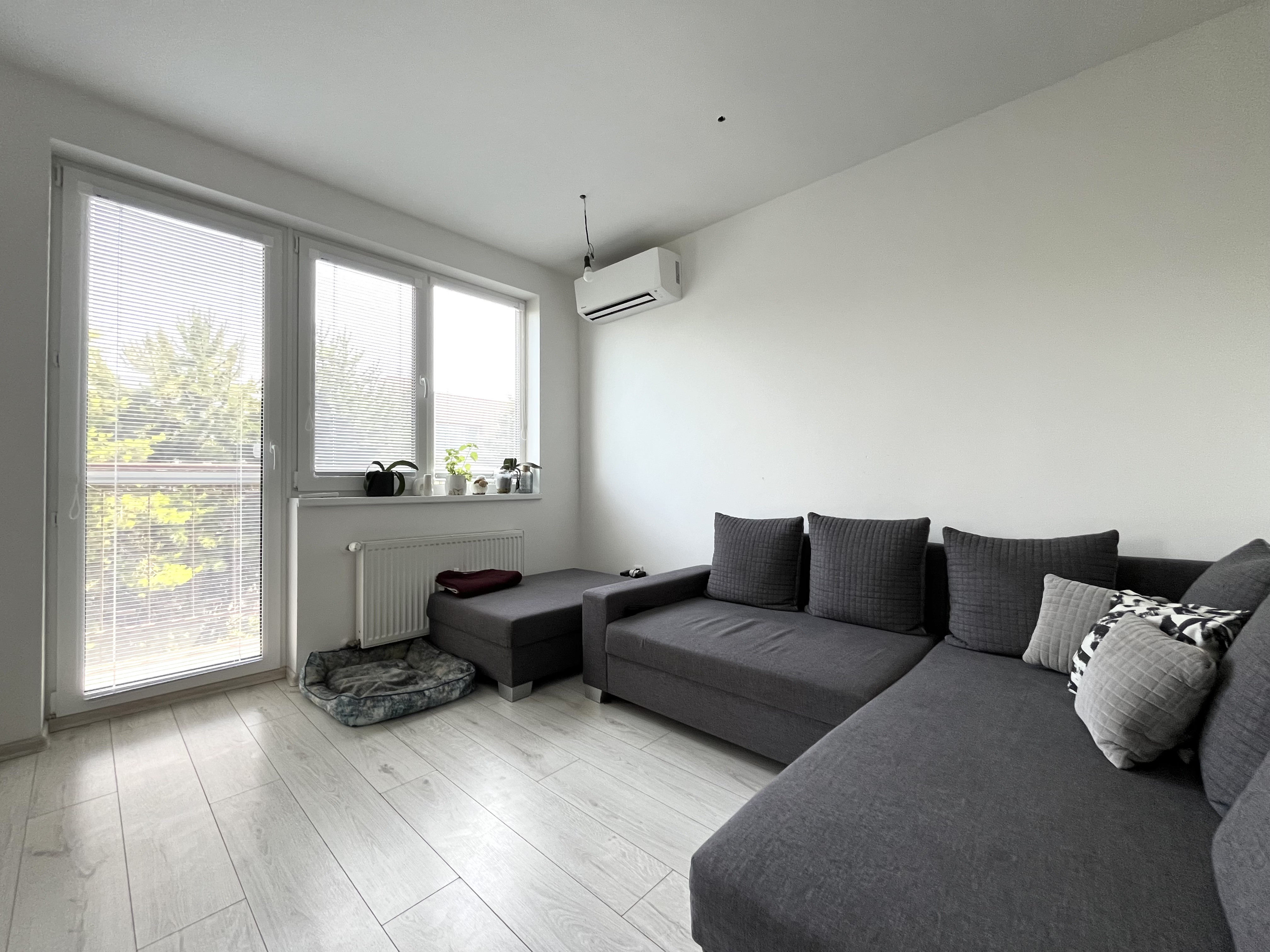 Wealth Group | Exkluzívne ponúka 3-izbový 71,2 m2 - tehlový byt s garážou, vlastnou záhradou - Šalgočka, okr.Galanta