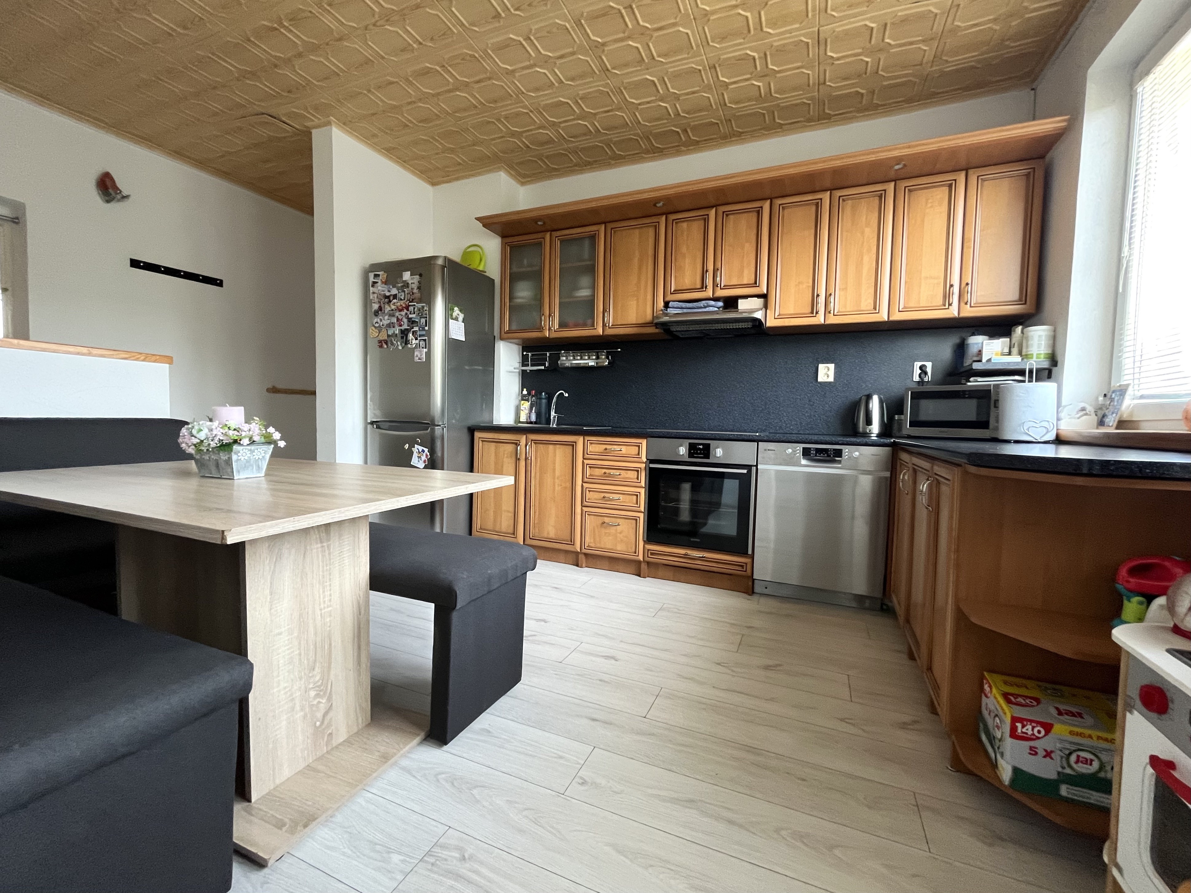 Wealth Group | Exkluzívne ponúka 3-izbový 71,2 m2 - tehlový byt s garážou, vlastnou záhradou - Šalgočka, okr.Galanta