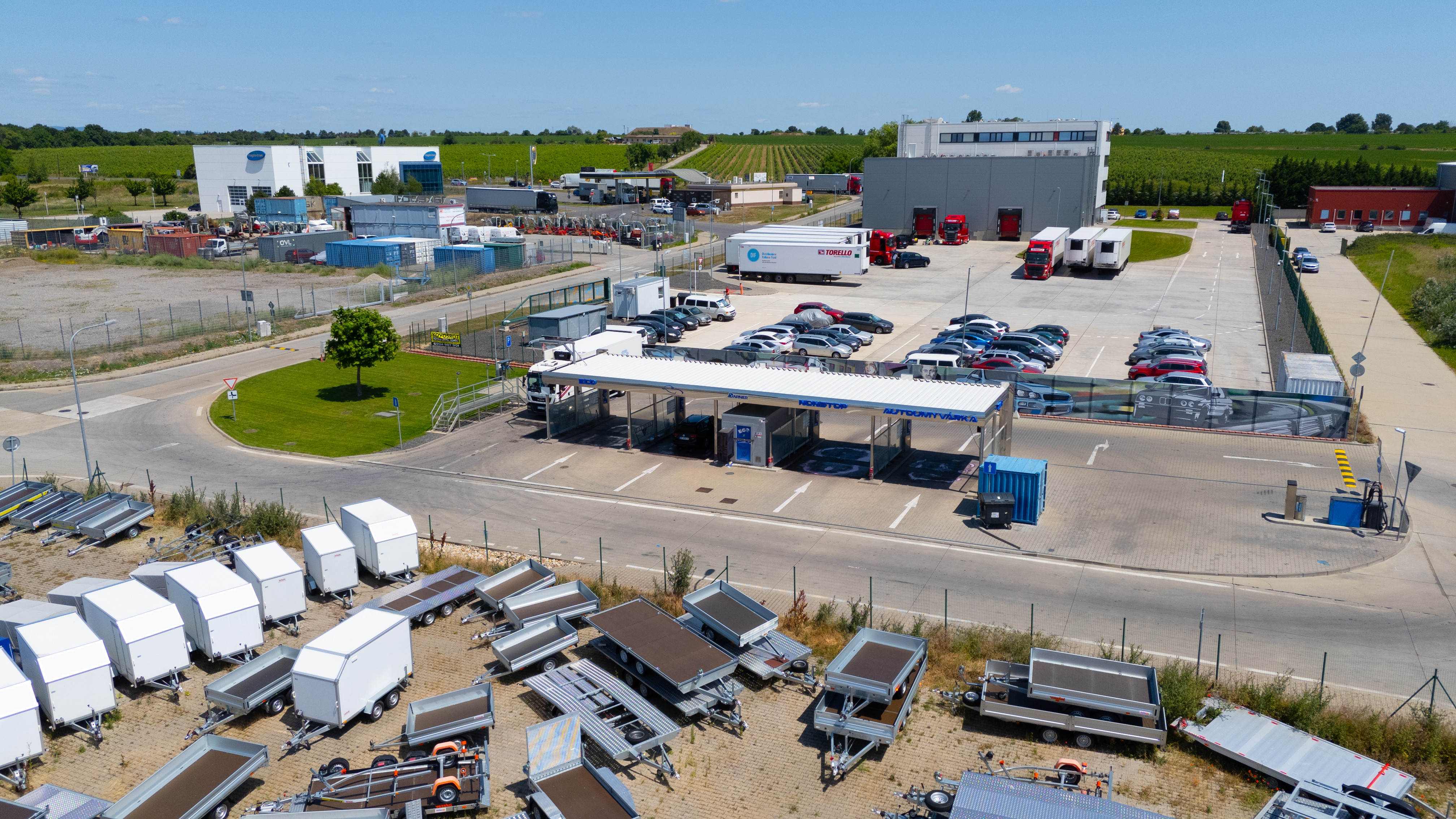 Na predaj zabehnutá samoobslušná autoumývarka