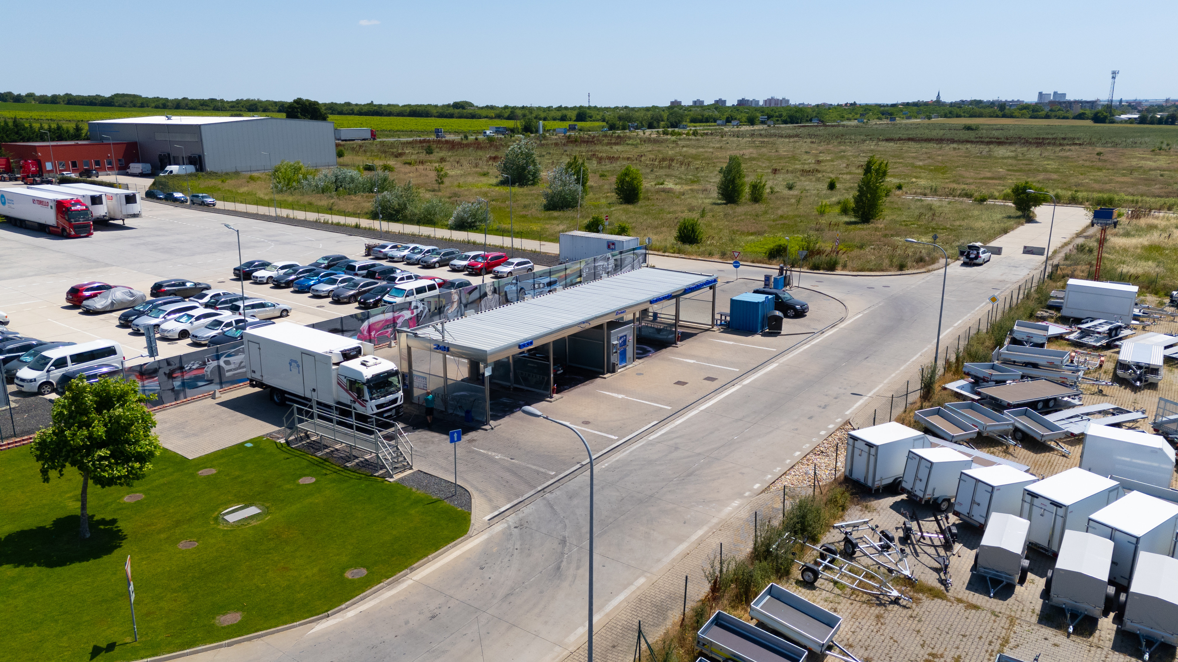 Na predaj zabehnutá samoobslušná autoumývarka