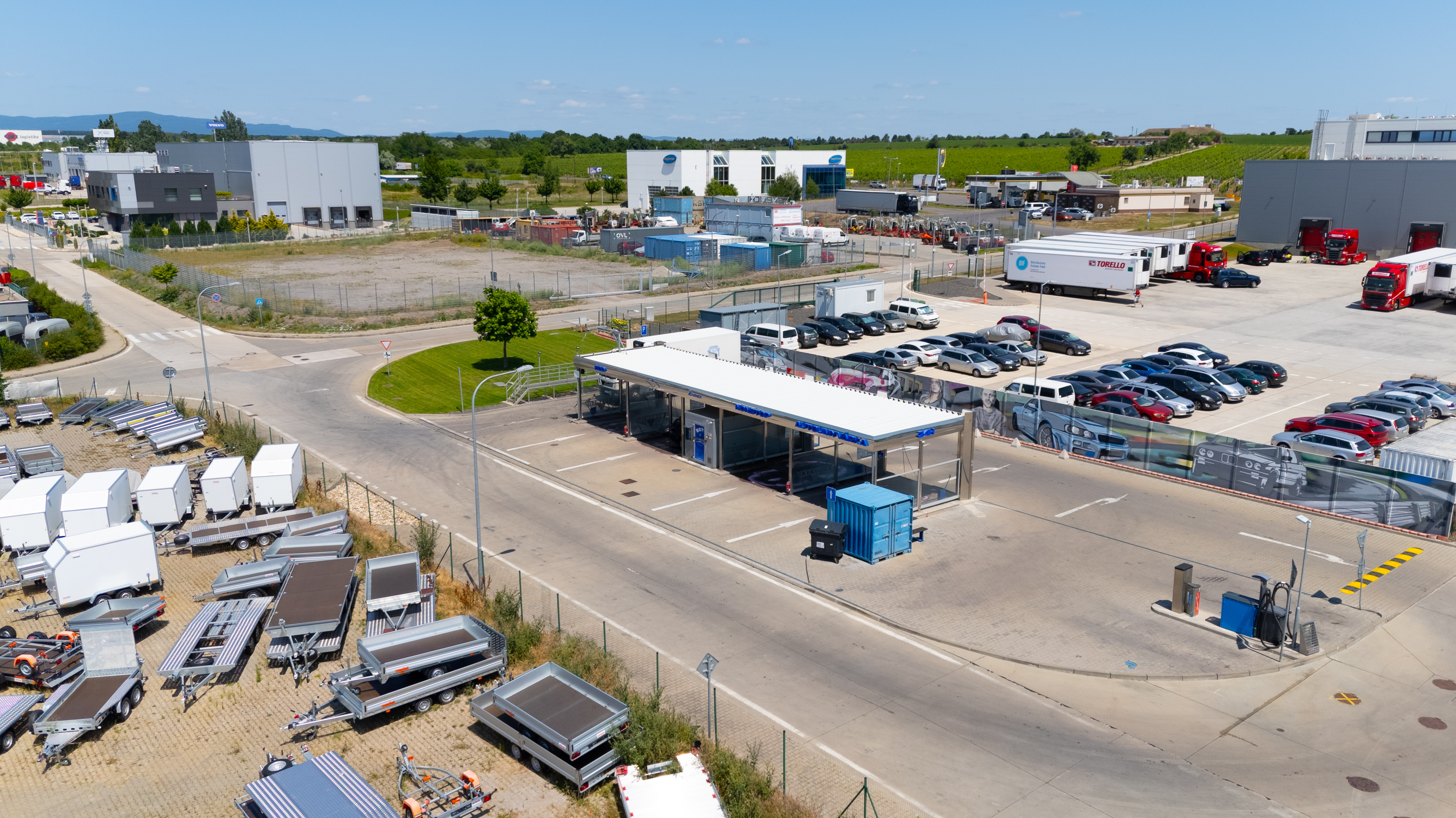 Na predaj zabehnutá samoobslušná autoumývarka