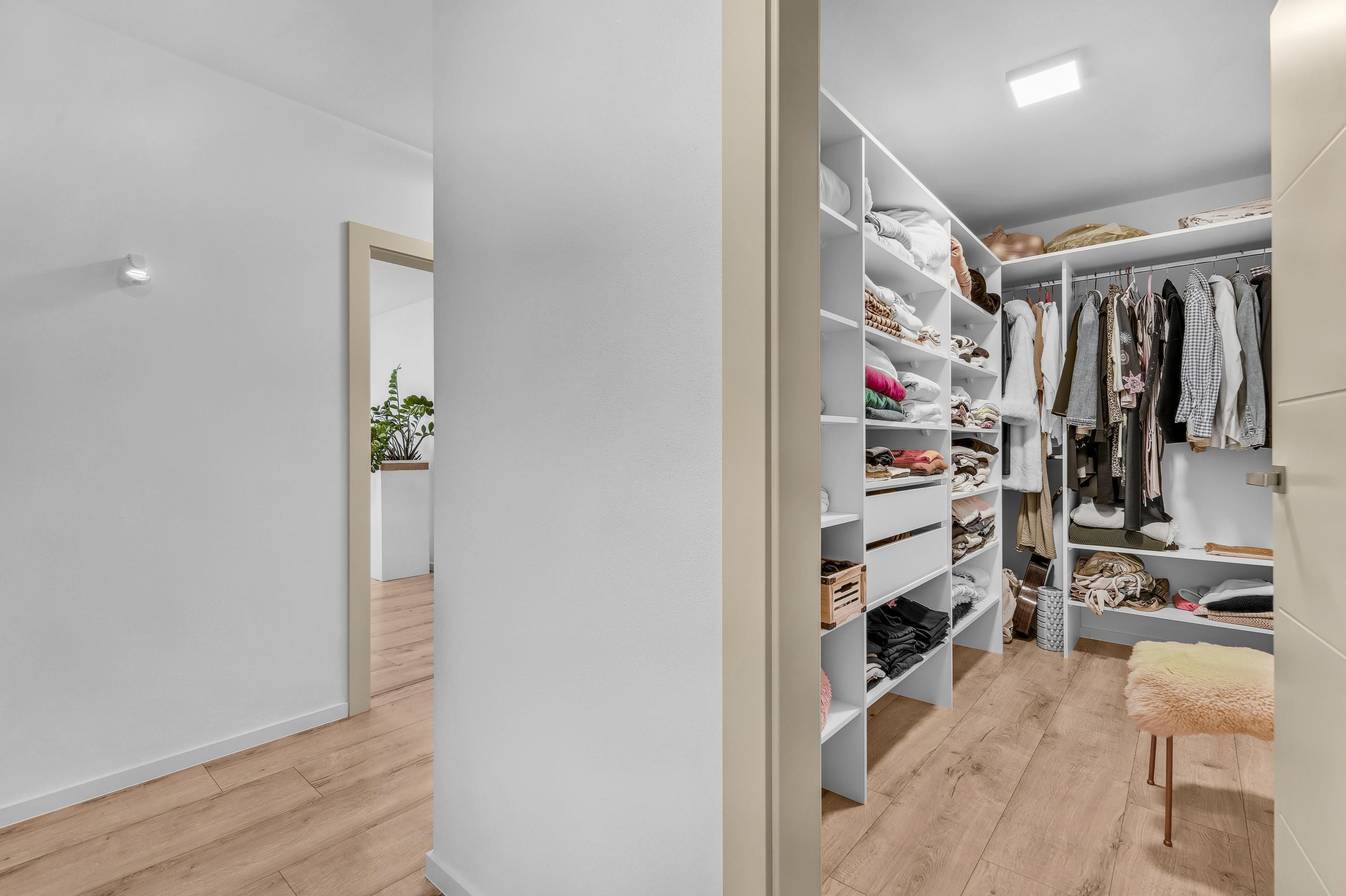 NA PREDAJ unikátny, samostatný 4-iz Rodinný dom priamo v DS