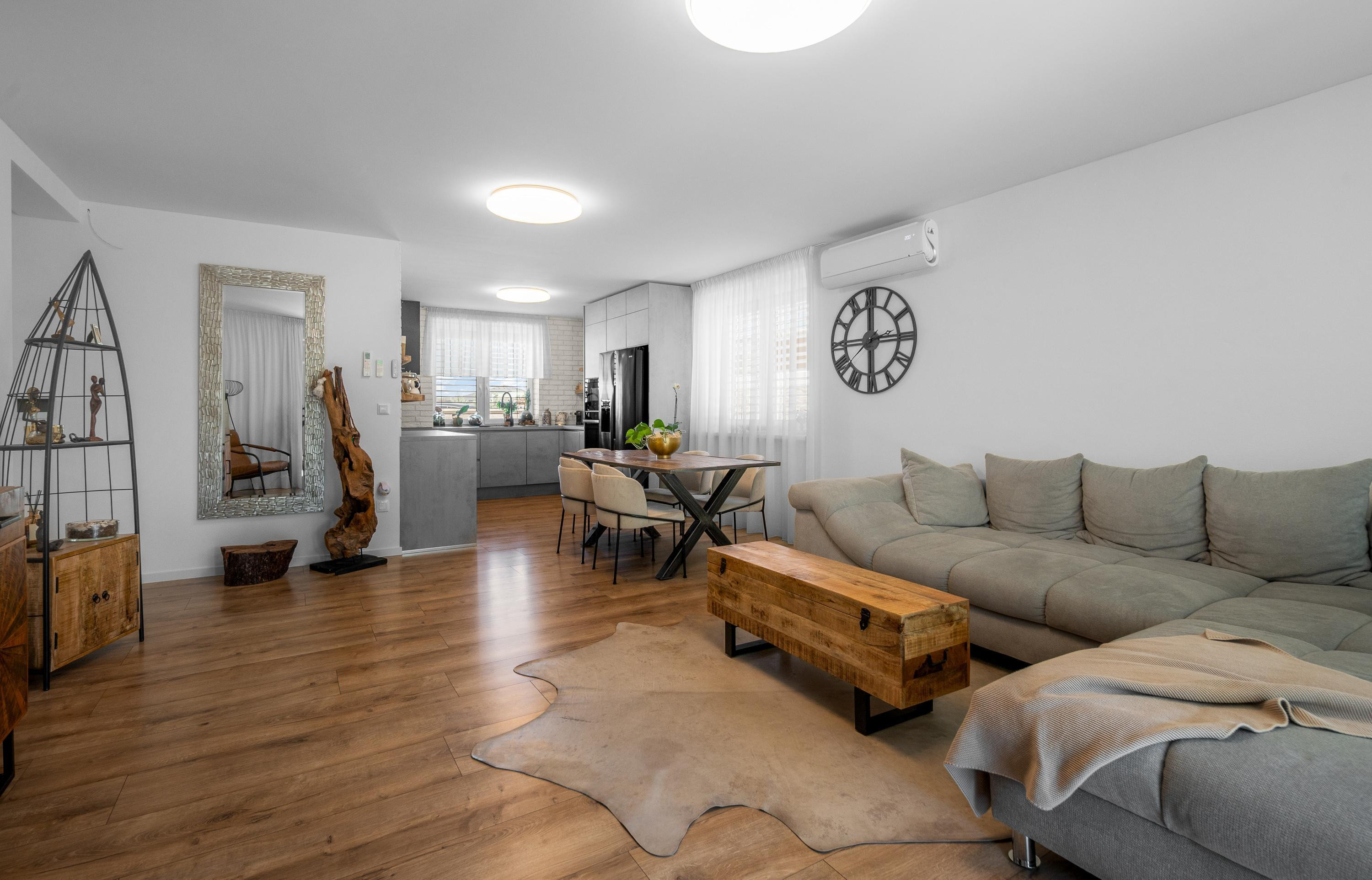 NA PREDAJ unikátny, samostatný 4-iz Rodinný dom priamo v DS