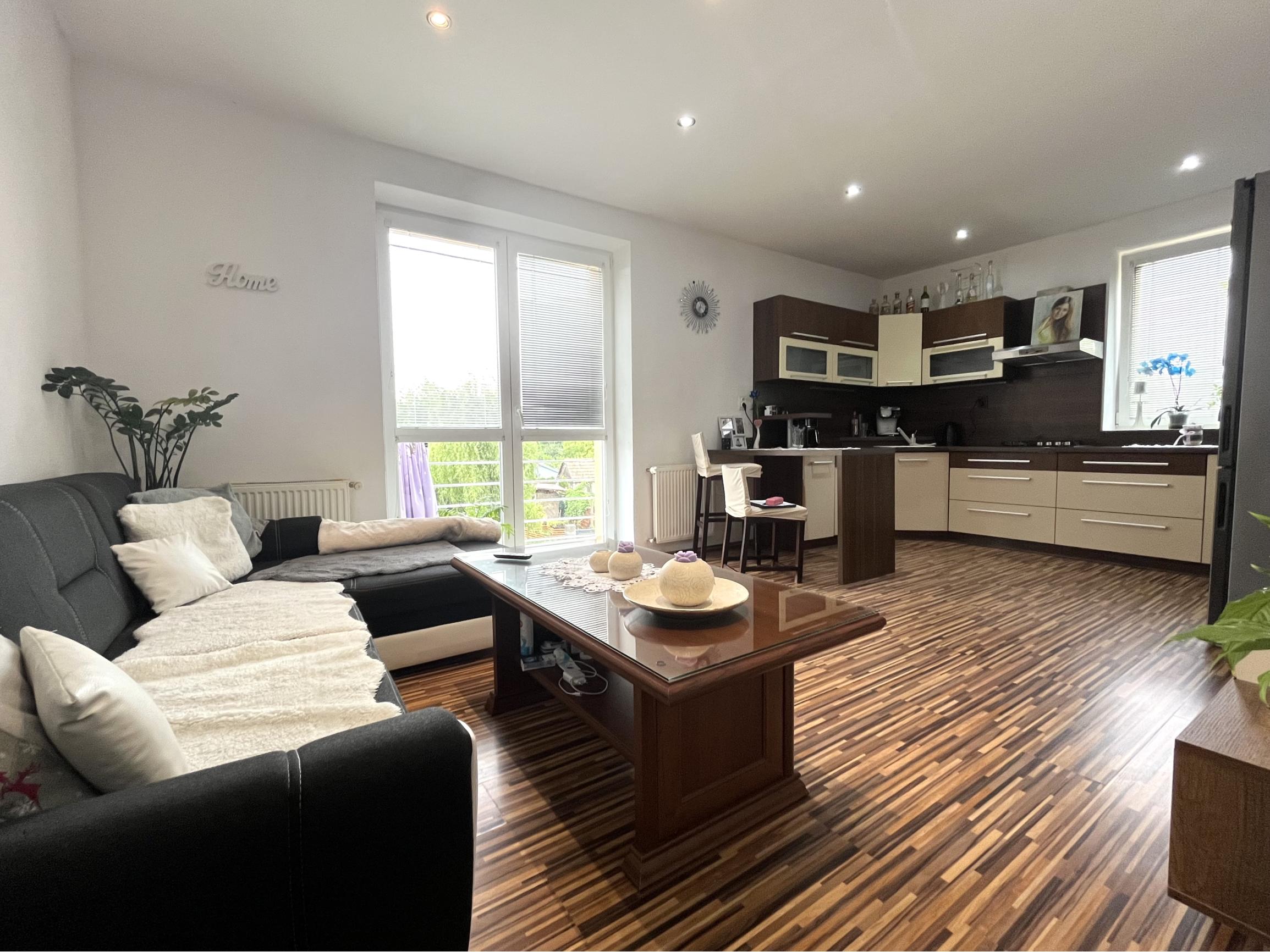 Wealth Group | ponúka na predaj 3-izbový tehlový byt s vlastným parkovaním- Bojničky, okr.Hlohovec