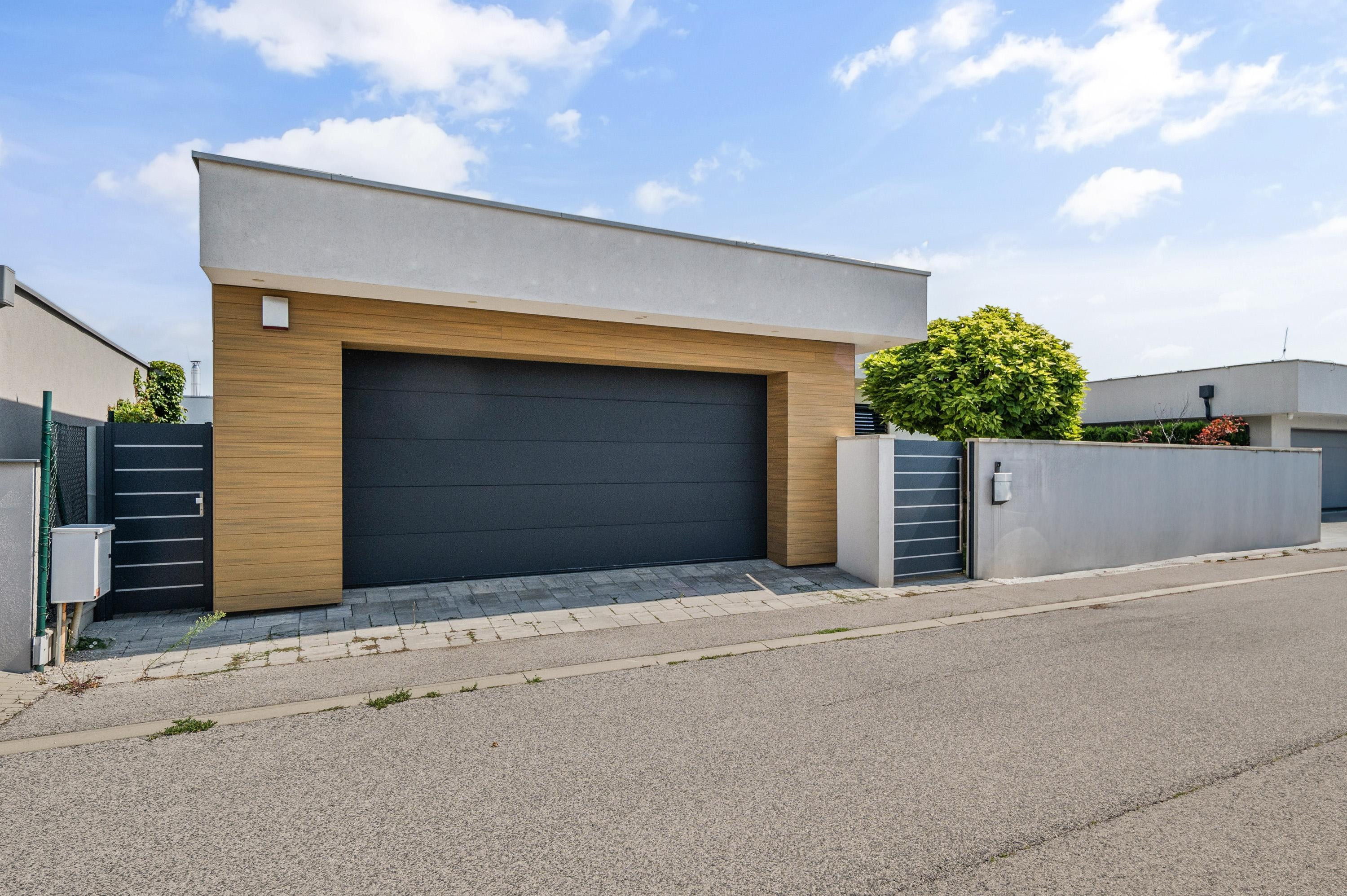 Senec (časť Malý Biel) - na predaj nadštandardný 4 izbový RD v tichej lokalite, s otvorenou galériou