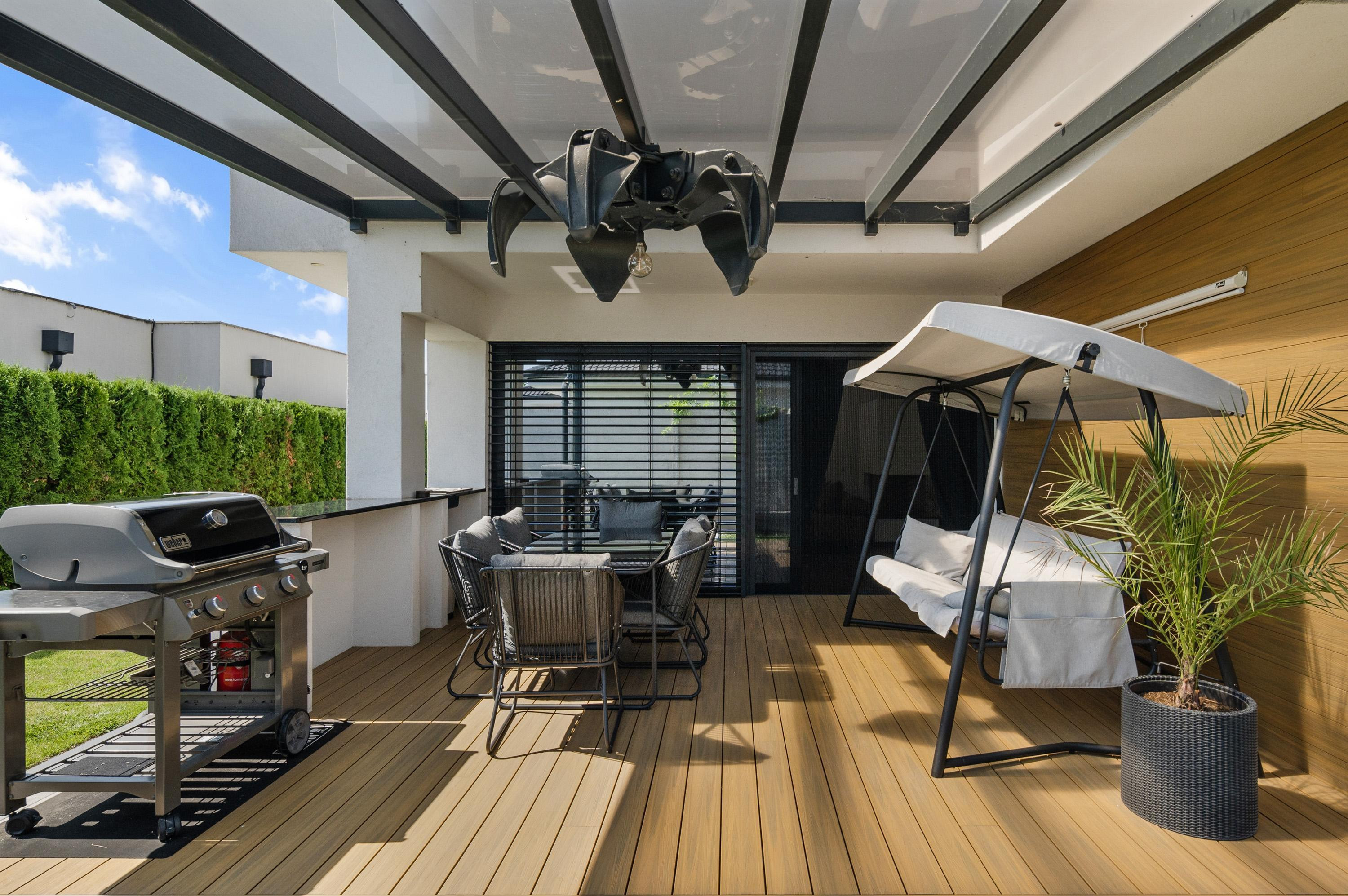 Senec (časť Malý Biel) - na predaj nadštandardný 4 izbový RD v tichej lokalite, s otvorenou galériou