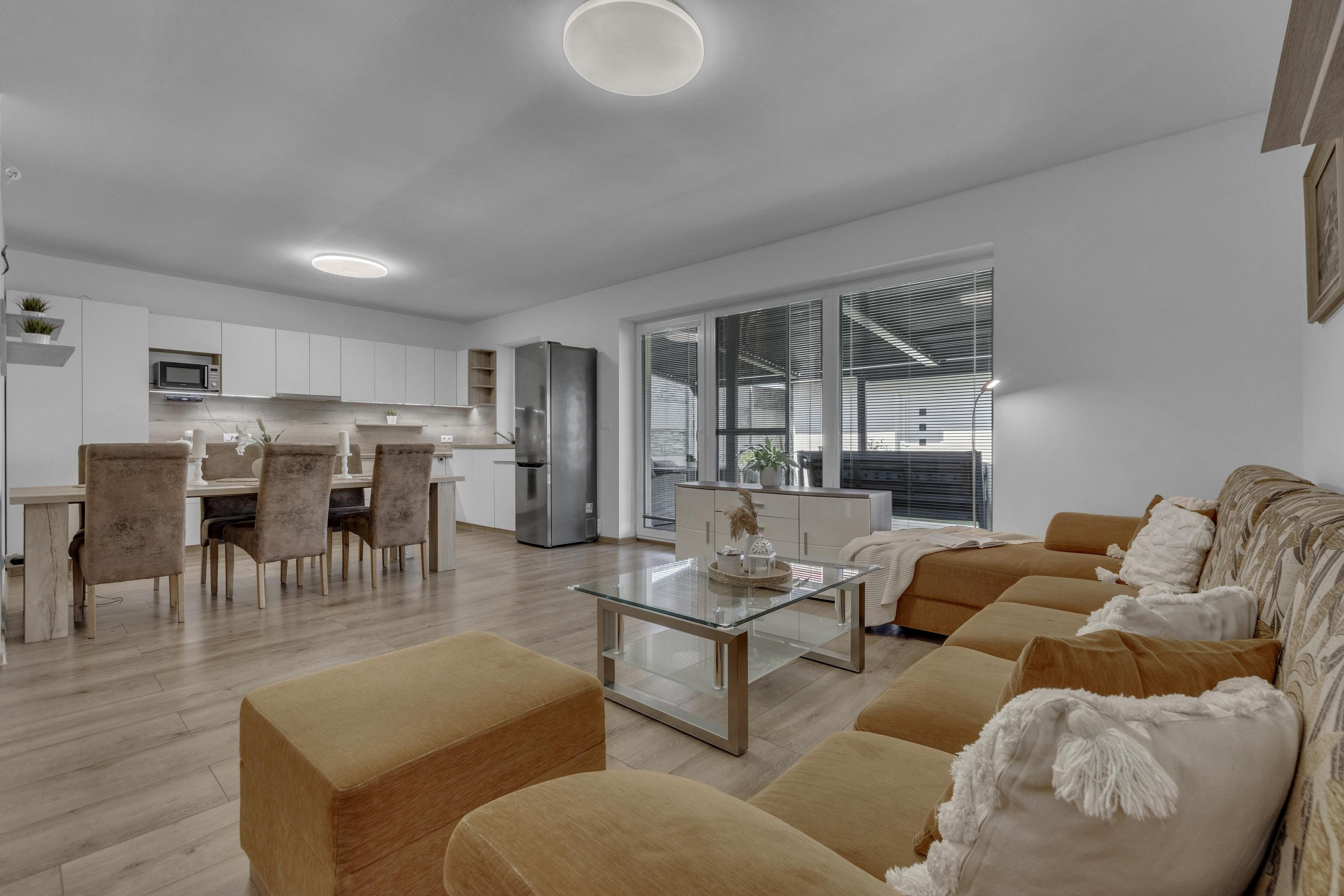 Hrubá Borša, okr. Senec – NA PREDAJ NOVOSTAVBA - výborne dispozične riešený 4 izbový rodinný dom s úžasnou rodinnou atmosférou, upravenou záhradou, terasou a parkovacím státím vo dvore.