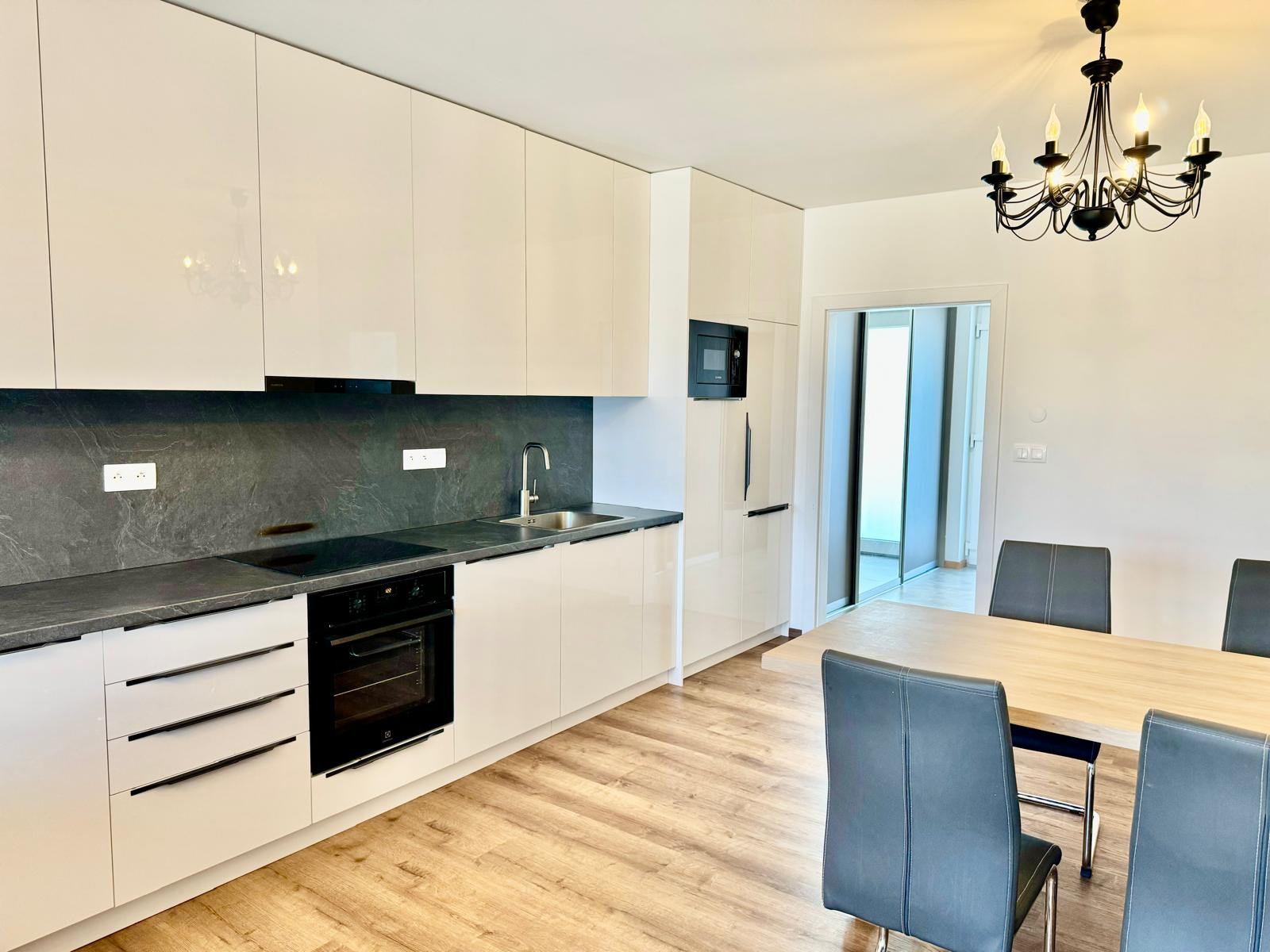 Na prenájom moderný rodinný dom v Šamorín