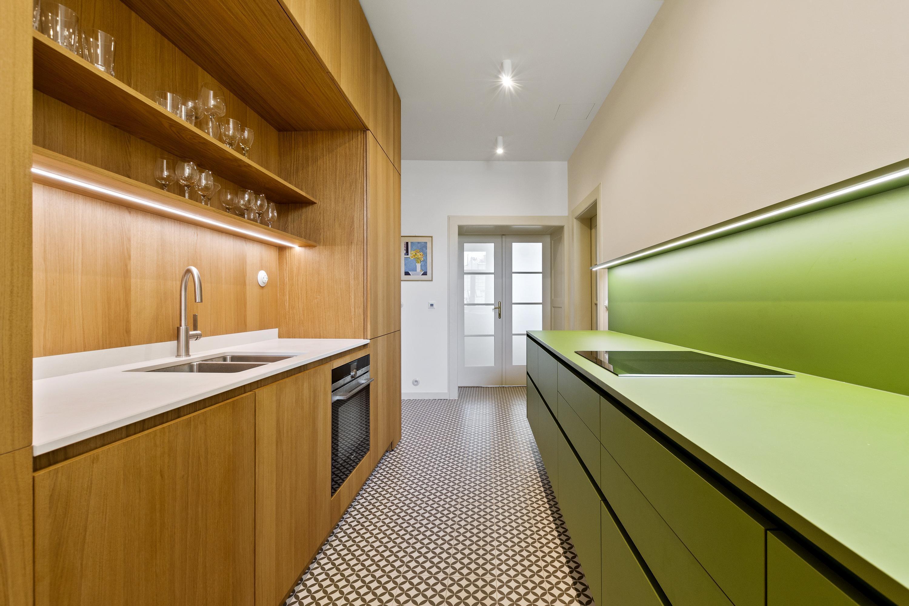 REZERVOVANÉ! Na PREDAJ: 3 izbový dizajnový byt (104 m2) s dušou v Starom Meste – Heydukova, Bratislava