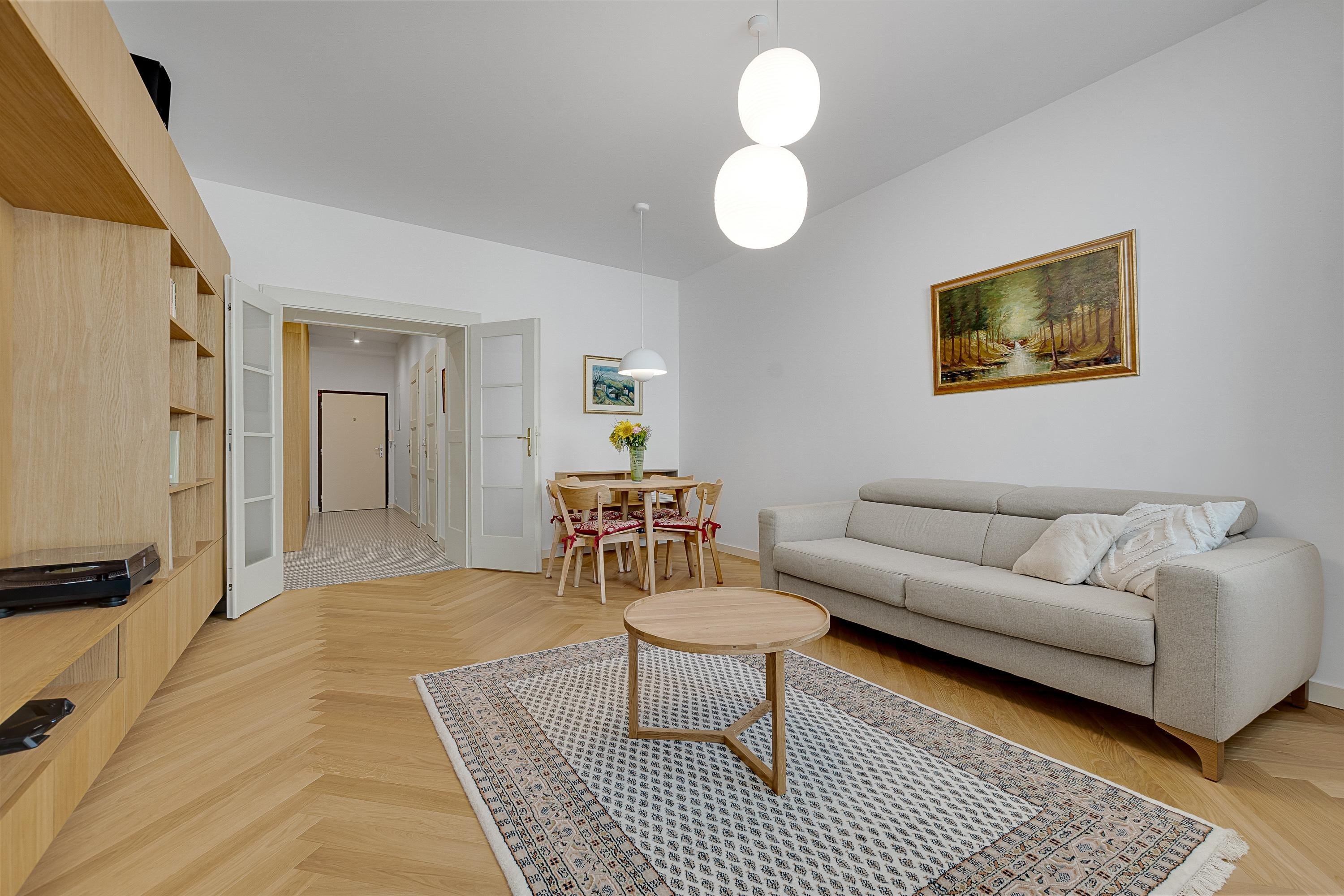 REZERVOVANÉ! Na PREDAJ: 3 izbový dizajnový byt (104 m2) s dušou v Starom Meste – Heydukova, Bratislava