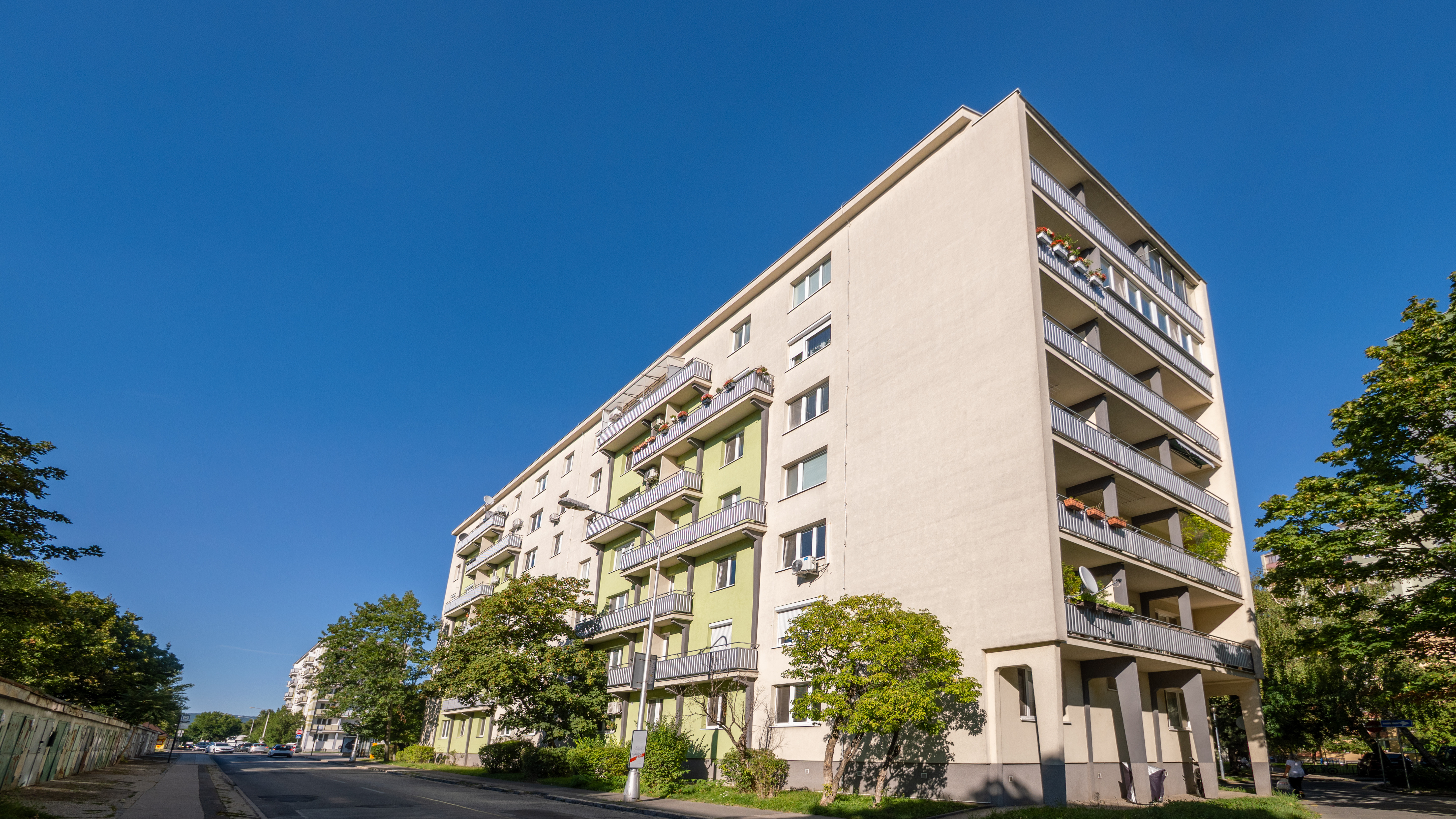 Šikovná investícia alebo budúci rodinný domov? Na PREDAJ 3-izbový byt, 82 m2, Kukučínova, Bratislava Nové Mesto, ponúka oboje!