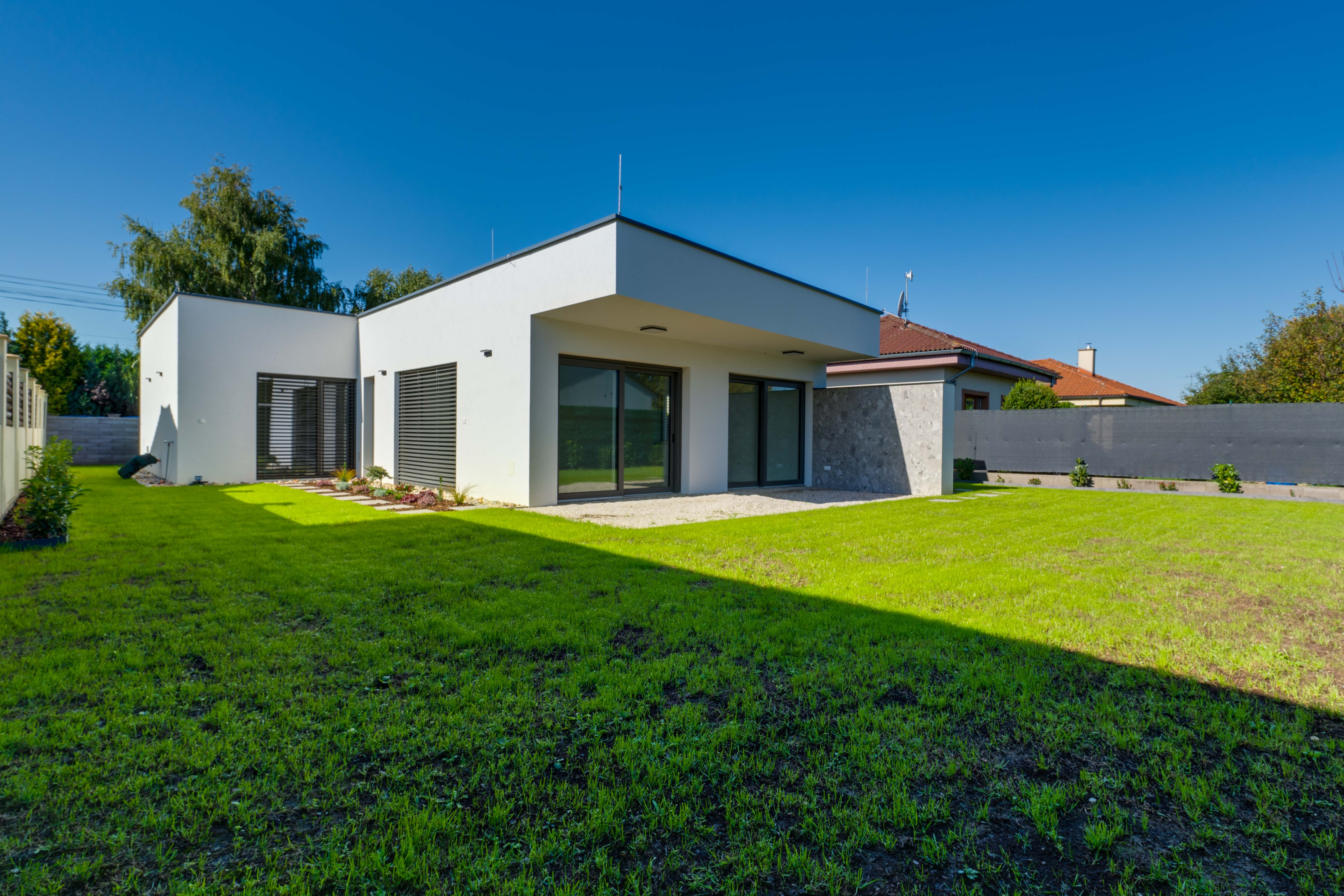 Tureň, okr. Senec – NA PREDAJ NOVOSTAVBA –  tehlový 4 izbový, samostatne stojací, nízkoenergetický rodinný dom