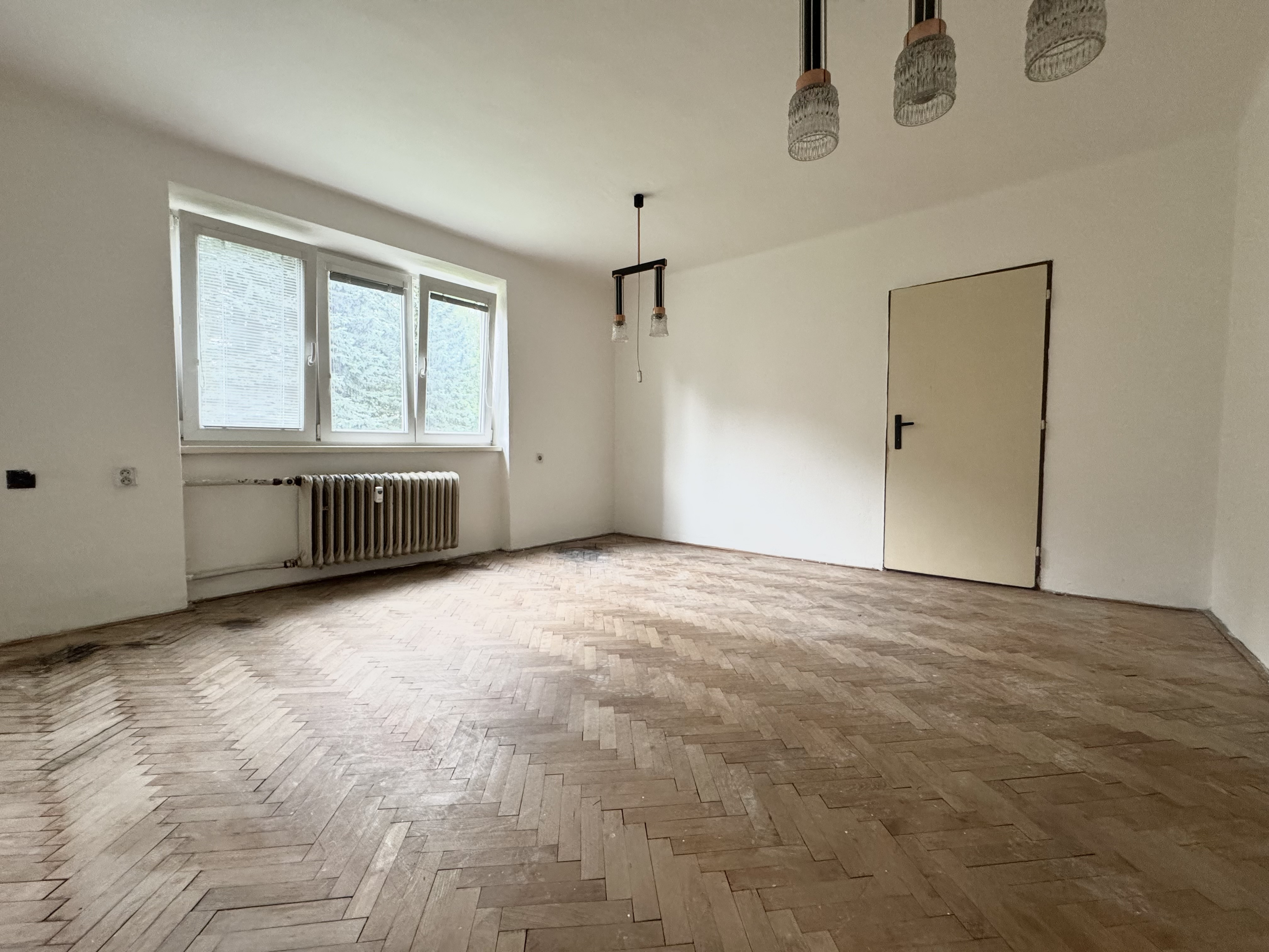 REZERVOVANÉ - Na predaj 3 izbový byt v tichej lokalite KNM