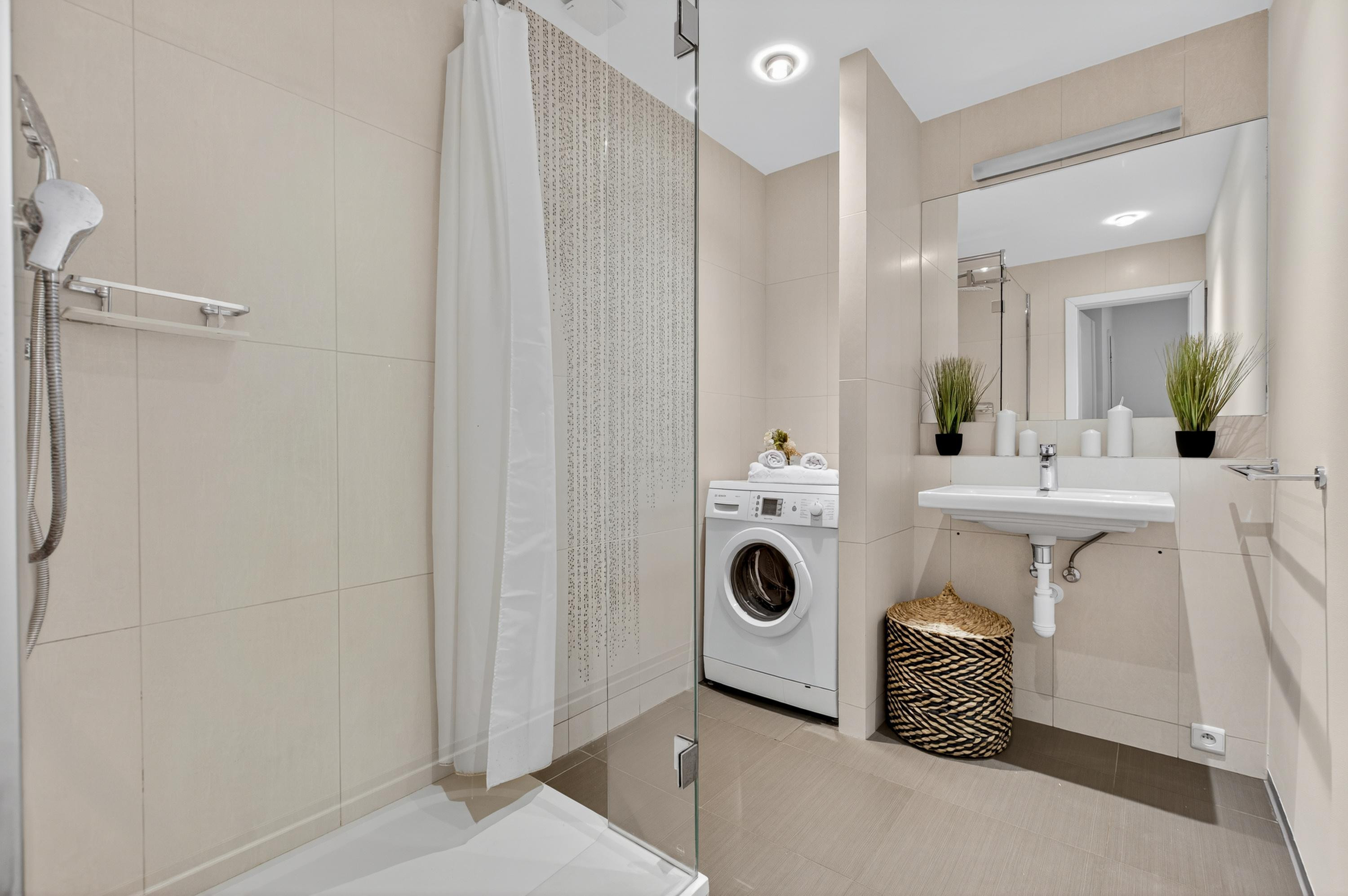 REZERVOVANÝ Na predaj priestranný 4-izbový byt v Bratislave-Dúbravka