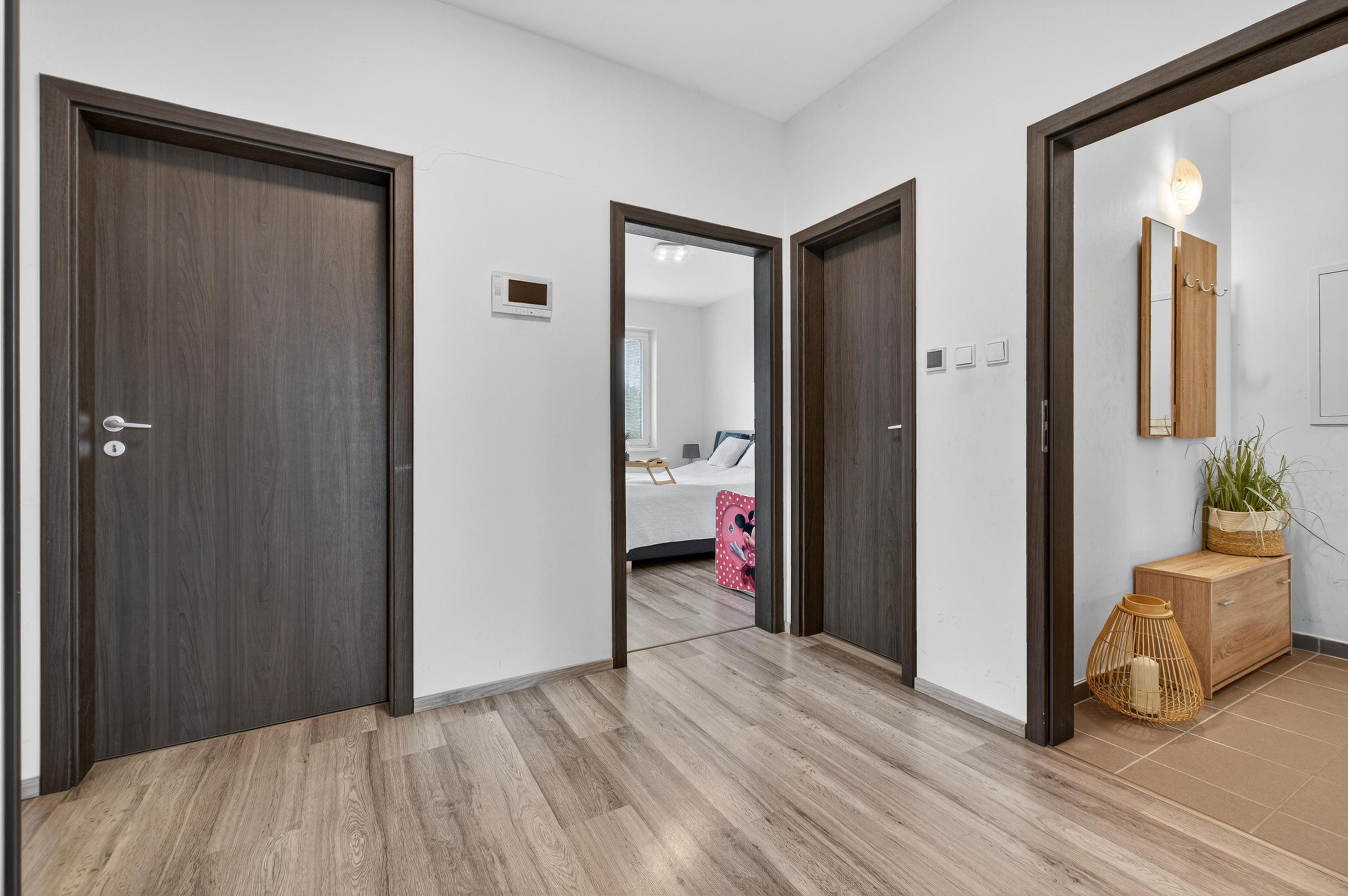 Jelka, okr. GA – NA PREDAJ NOVOSTAVBA – nízko nákladový 3 izbový byt s dvomi parkovacími státiami v projekte ILKA PARK