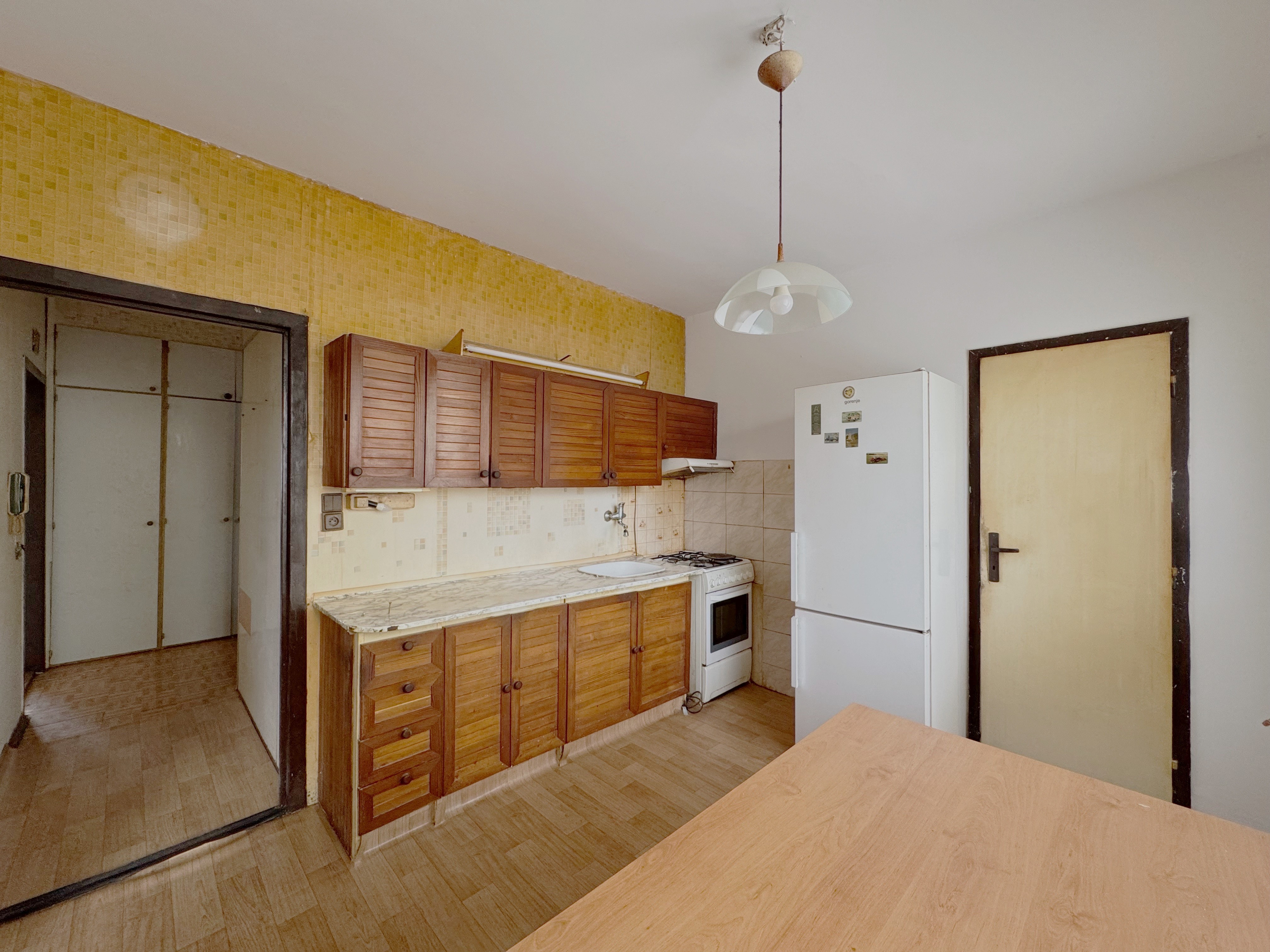 Na predaj veľkorysý 2 izbový byt Vlčince