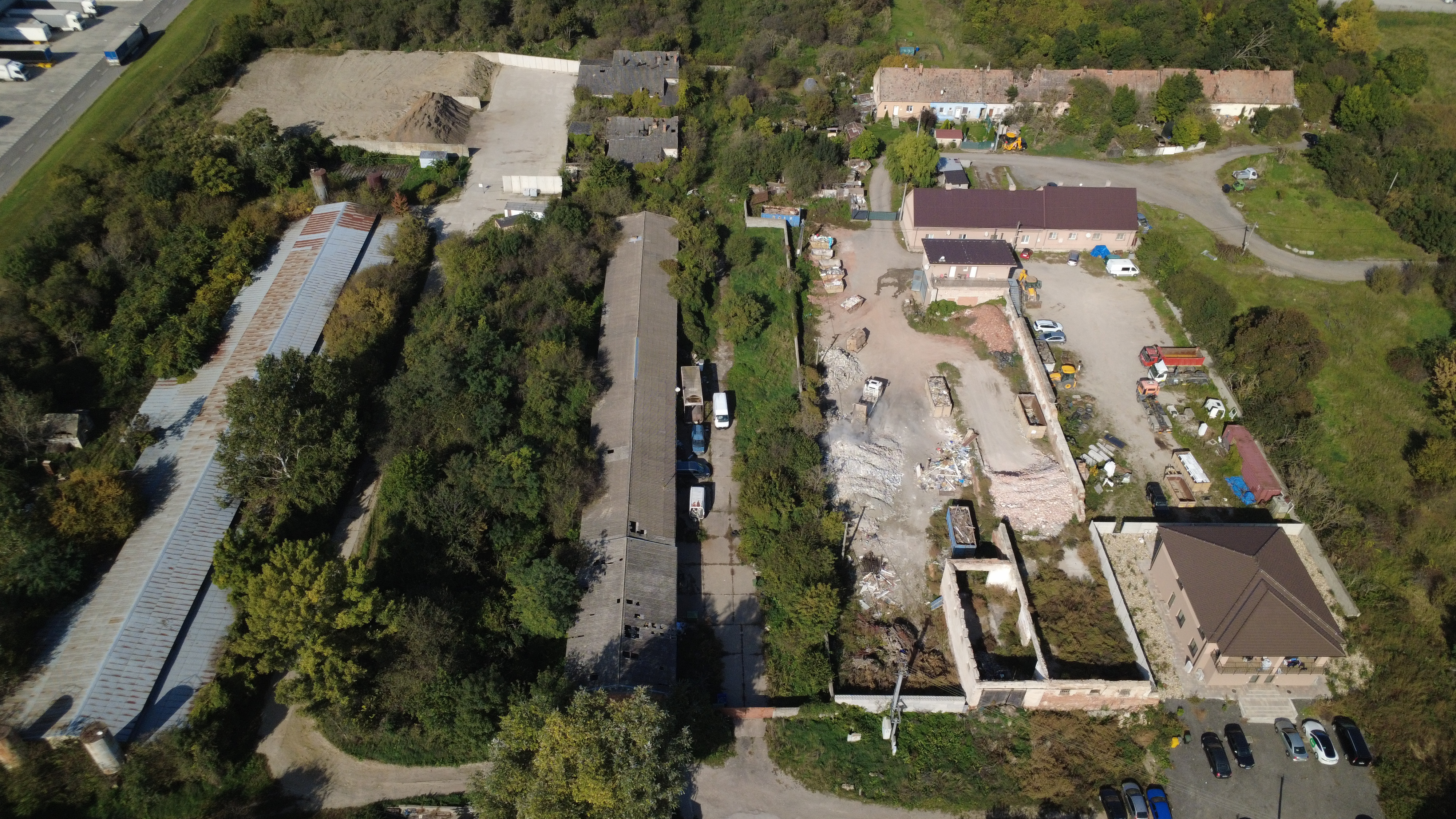 SENEC – NA PREDAJ výrobný a skladový objekt v komerčnej - priemyselnej zóne (časť Horný dvor)