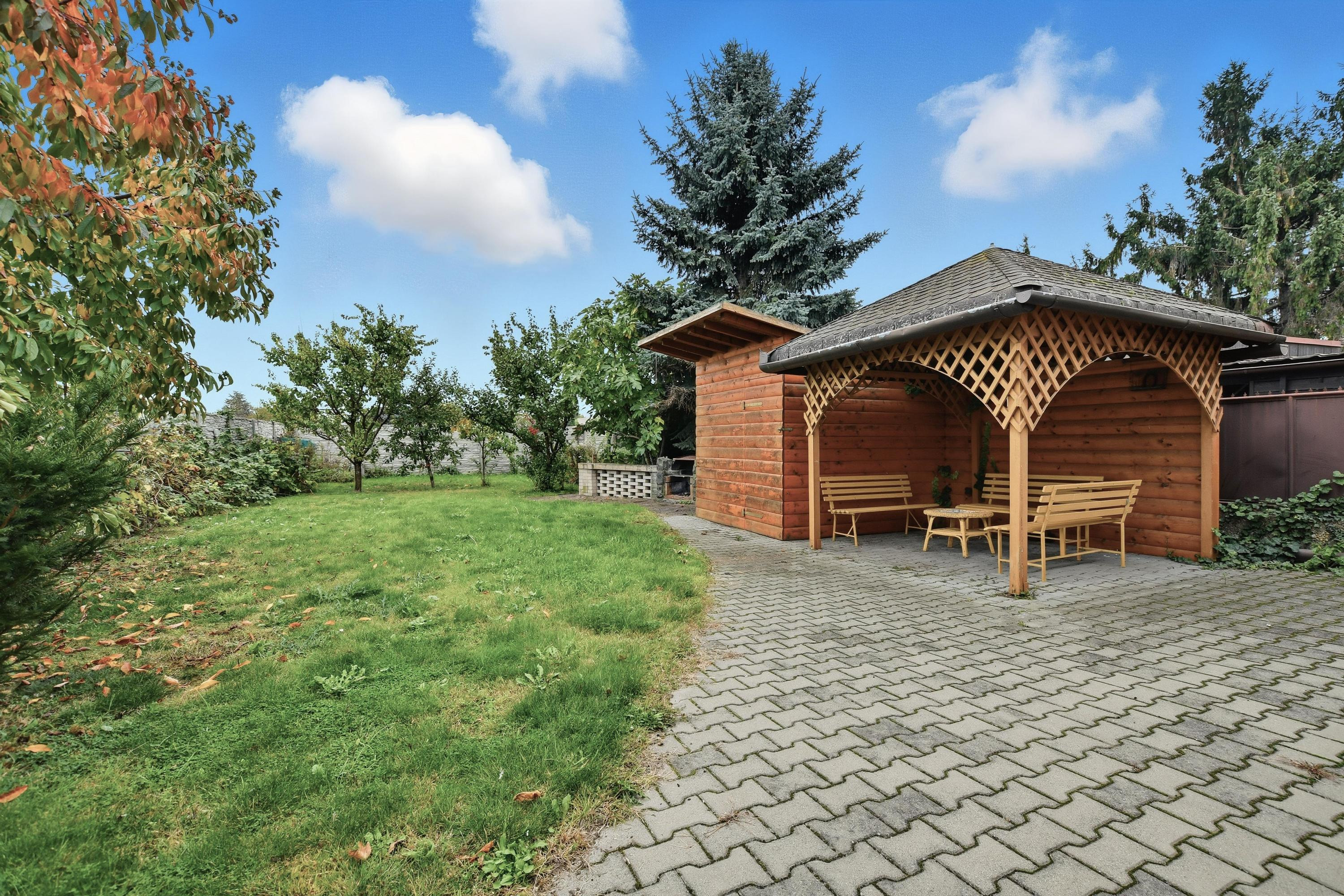 Na predaj 4-izbový dom v dvojdome, v centre obce Tomášova