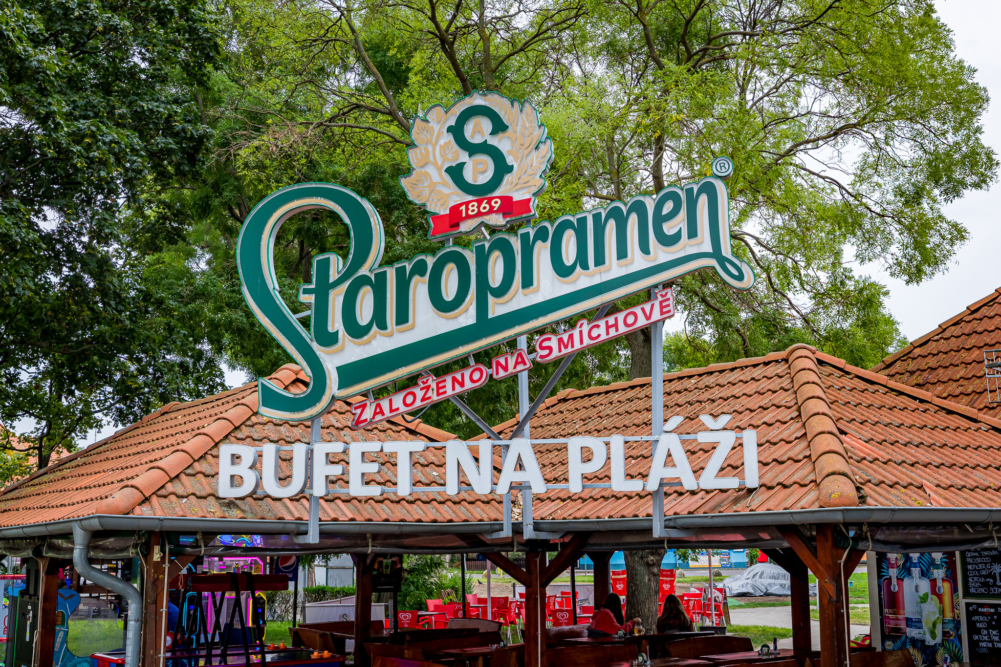 Na PREDAJ: úspešný Bufet na Pláži priamo pri jazere, Senecké jazerá Juh - podnikajte tam, kde iní chodia dovolenkovať