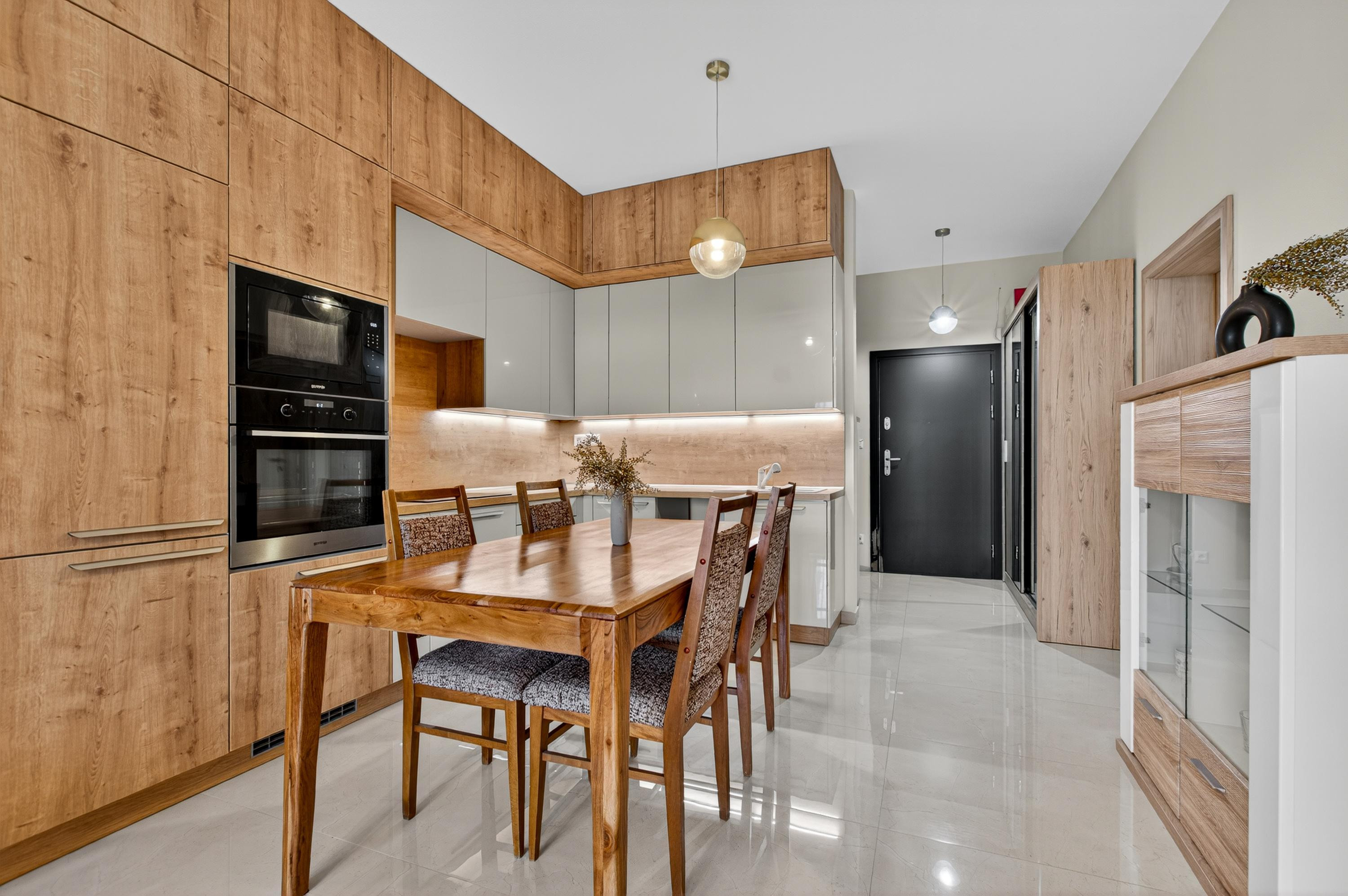 Na predaj 3-izbový byt so záhradkou a vlastným parkovacím miestom