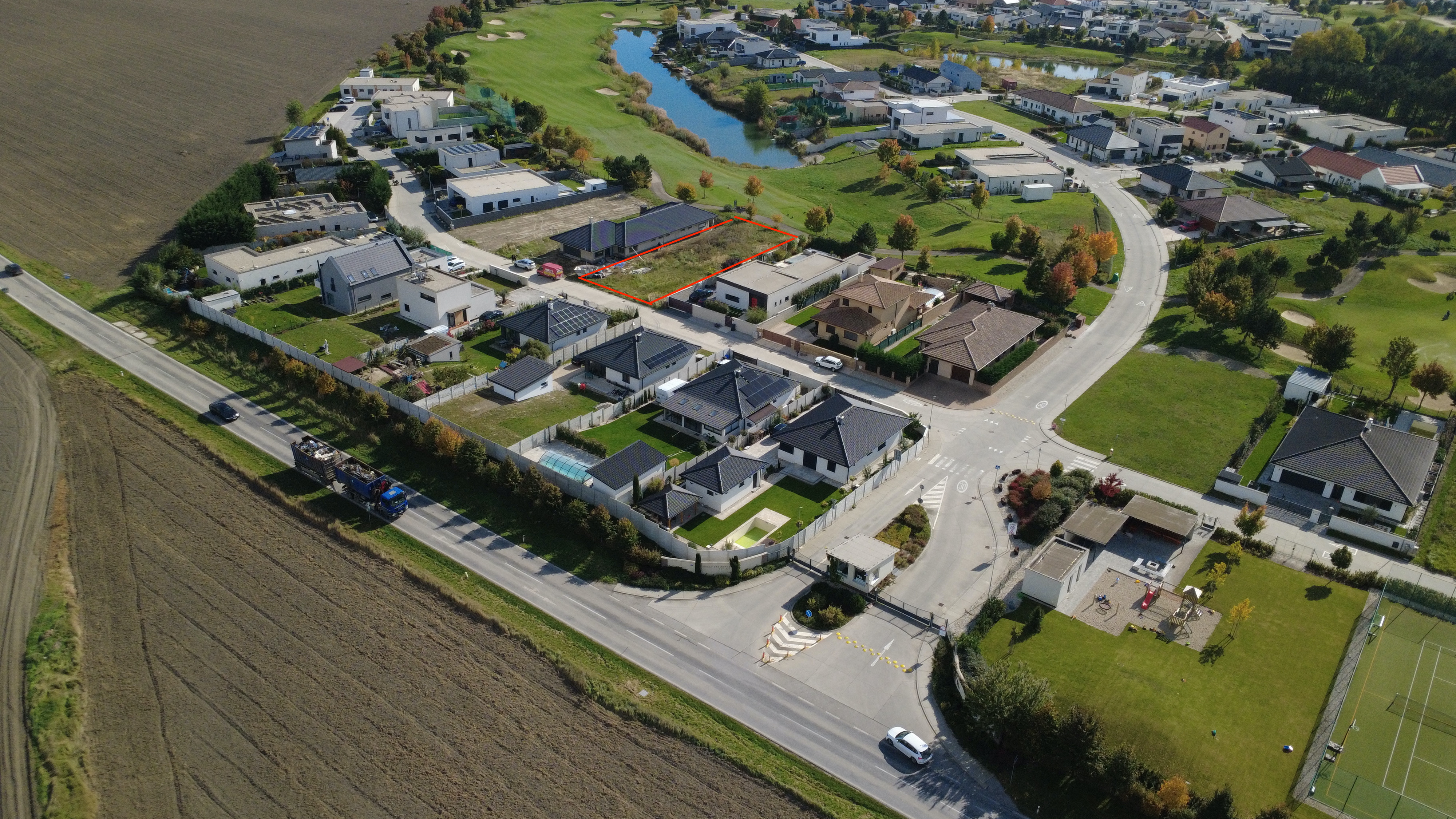 Hrubá Borša, okr. Senec – NA PREDAJ stavebný pozemok vo vyhľadávanom golfovom areáli Green Resort.