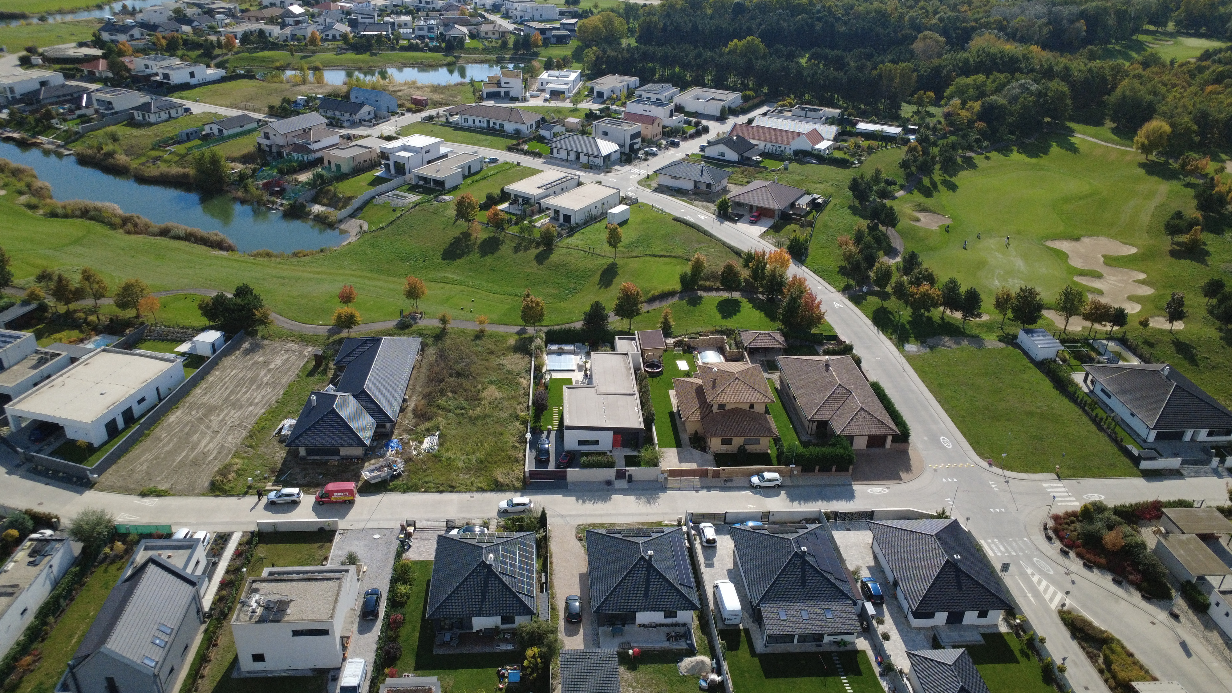 Hrubá Borša, okr. Senec – NA PREDAJ stavebný pozemok vo vyhľadávanom golfovom areáli Green Resort.
