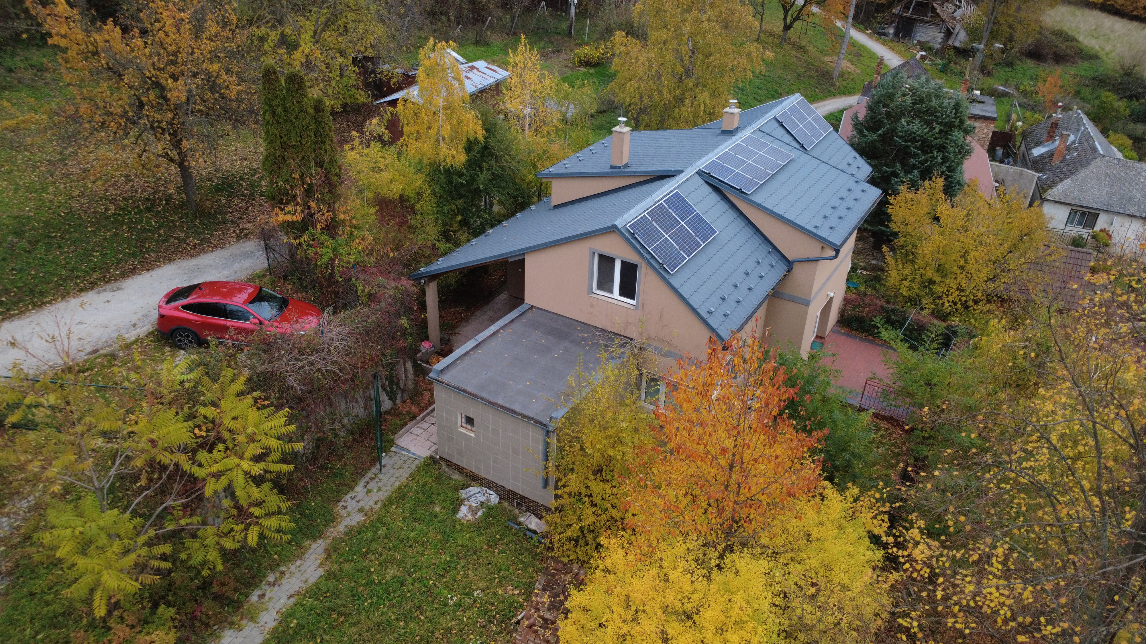 Na predaj priestranná 5-izbová chata s rozľahlým ovocným sadom v krásnej prírode v obci Stará Turá