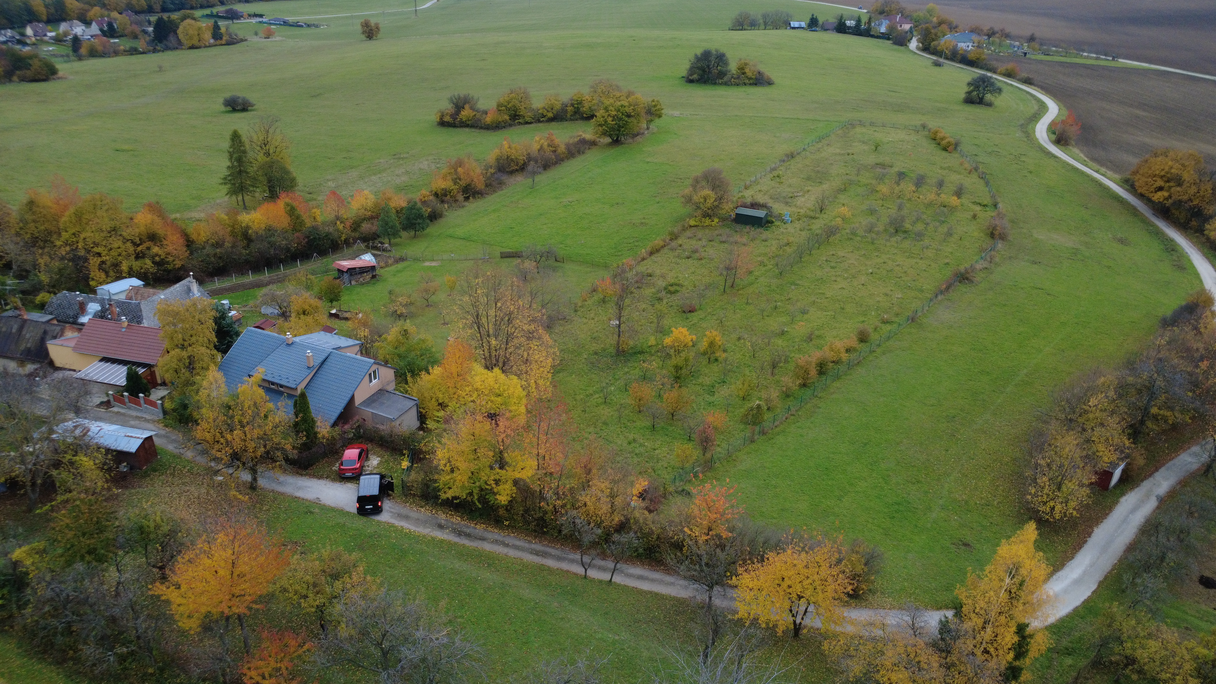 Na predaj priestranná 5-izbová chata s rozľahlým ovocným sadom v krásnej prírode v obci Stará Turá
