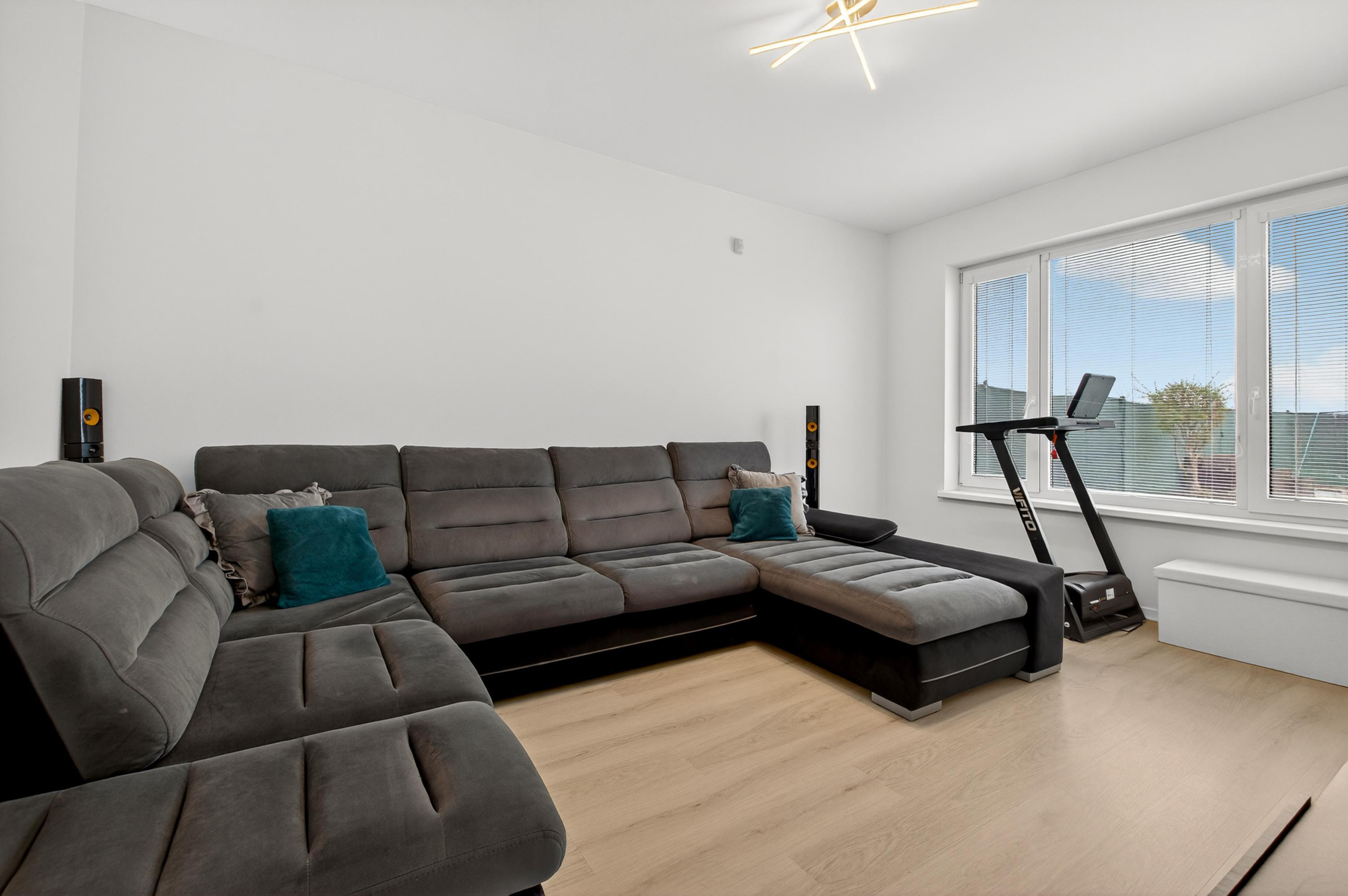 Na predaj 2-izbový byt so záhradkou a vlastným parkovacím miestom