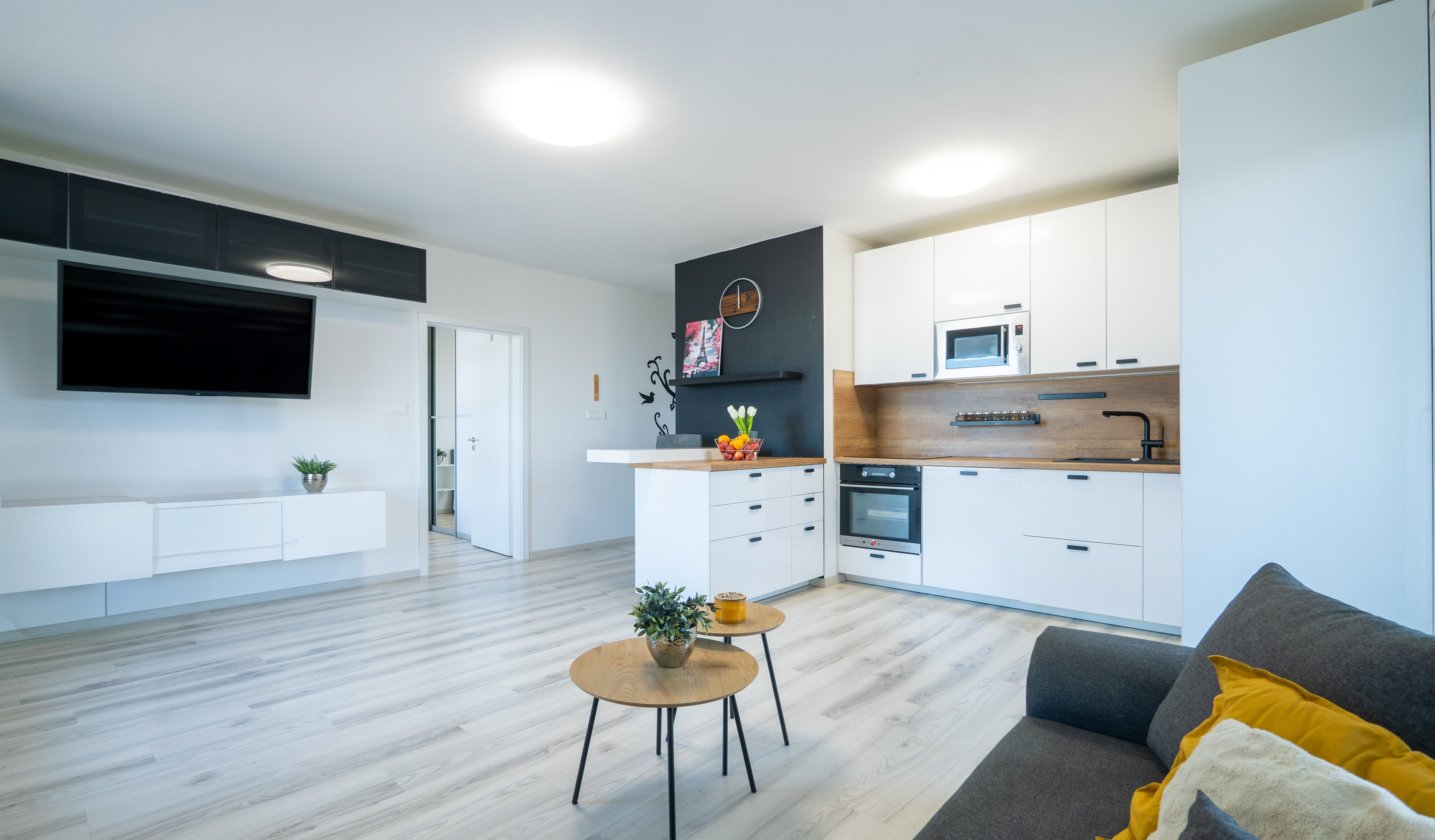 Na PREDAJ moderný 3-izbový byt s balkónom (87,56 m2) a dvoma garážovými státiami v novostavbe TAMMI, Bratislava Dúbravka