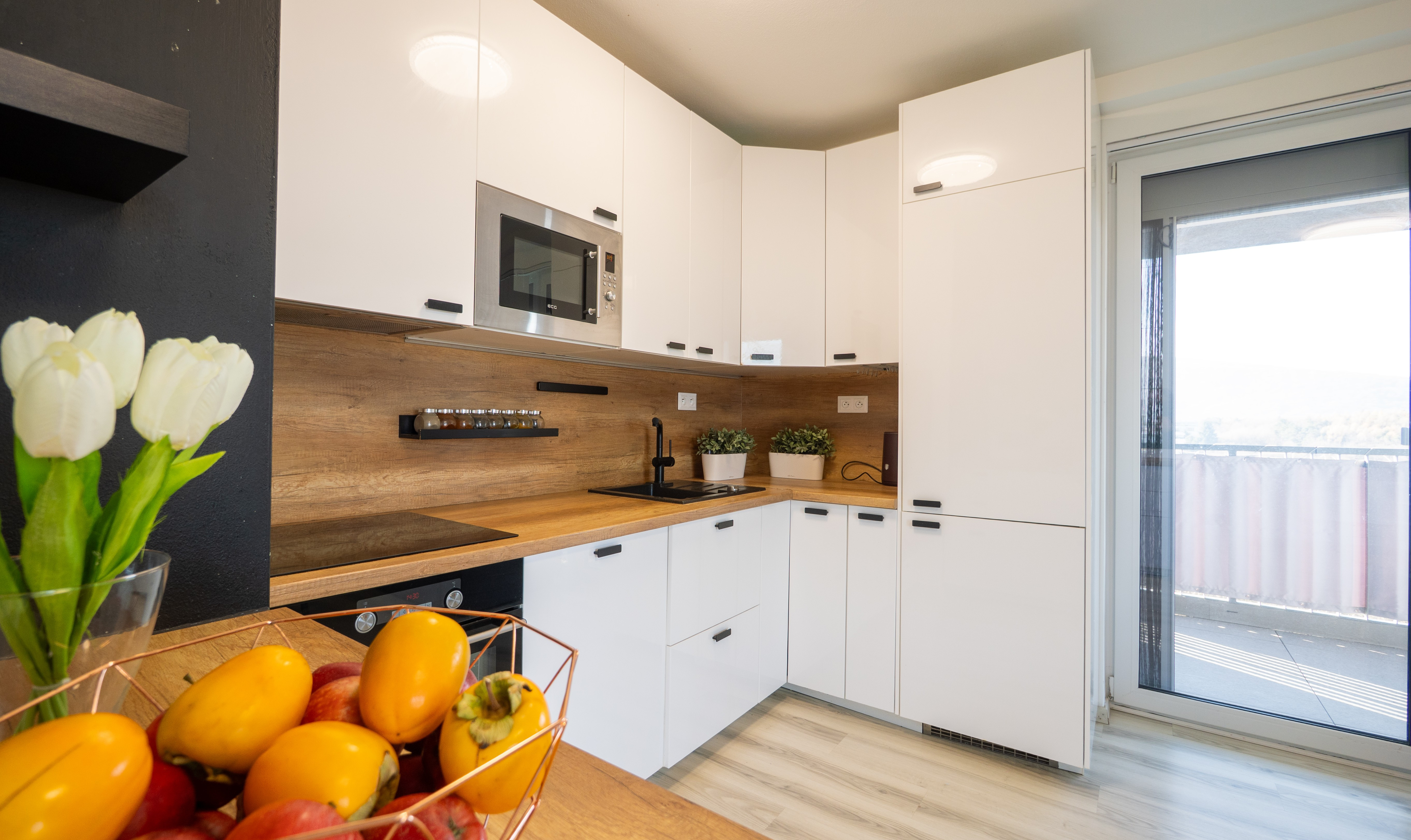 Na PREDAJ moderný 3-izbový byt s balkónom (87,56 m2) a dvoma garážovými státiami v novostavbe TAMMI, Bratislava Dúbravka