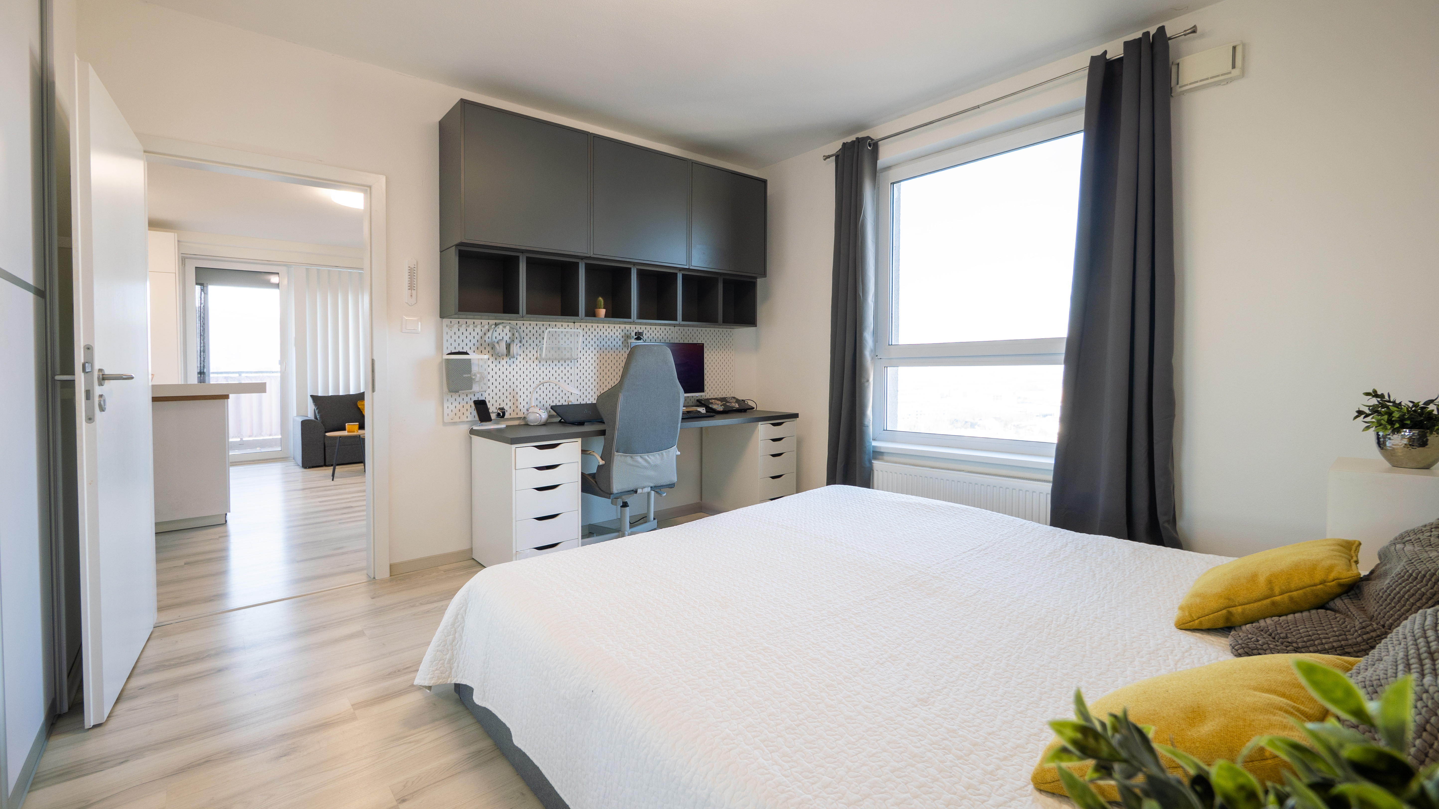 Na PREDAJ moderný 3-izbový byt s balkónom (87,56 m2) a dvoma garážovými státiami v novostavbe TAMMI, Bratislava Dúbravka