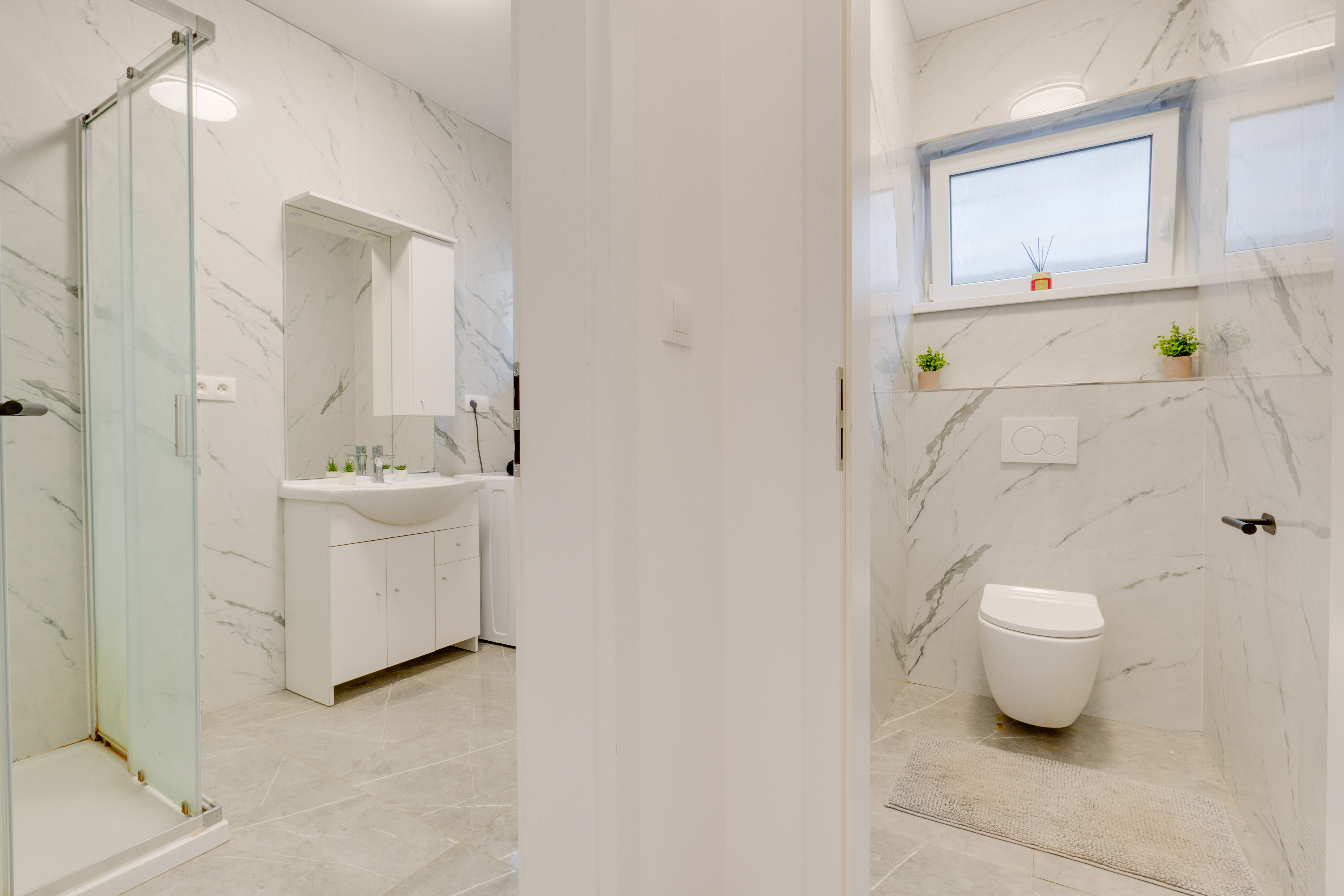 Praktický 3-izbový byt na predaj – Veľký Grob, 89 m², terasa, pozemok, parkovanie