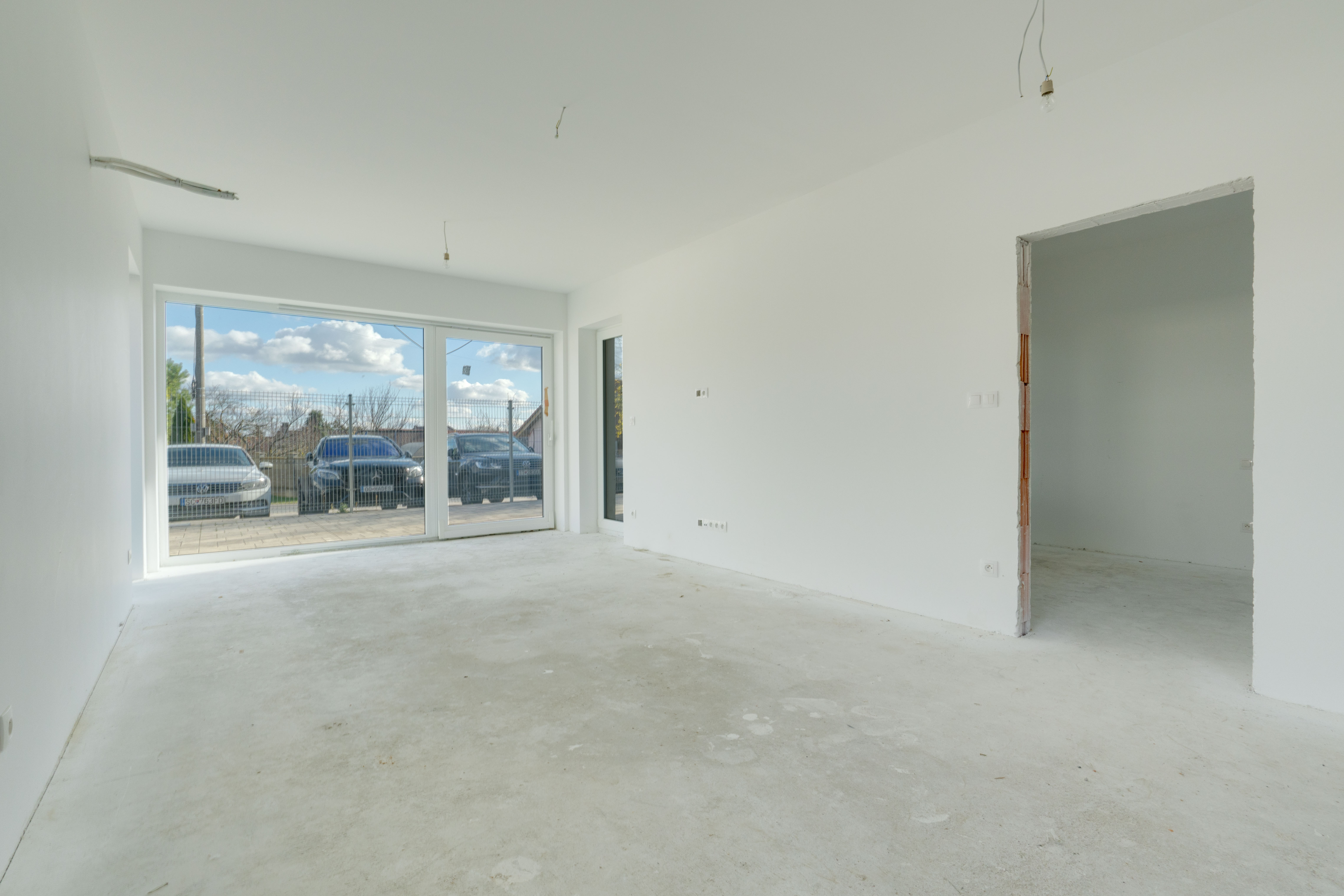 3-izbový byt v štádiu holobytu na predaj – Veľký Grob, 81 m², terasa, pozemok, parkovanie