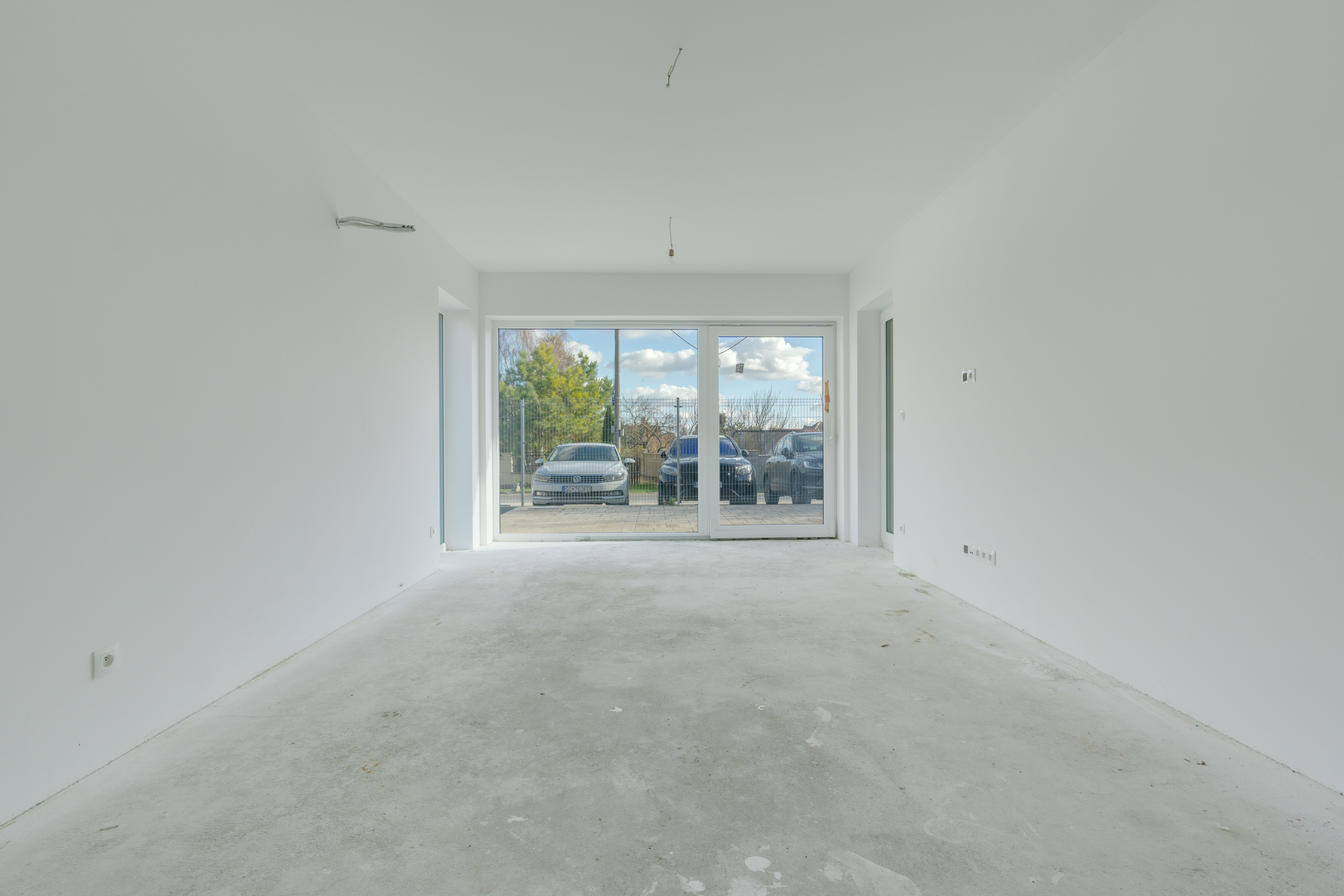 3-izbový byt v štádiu holobytu na predaj – Veľký Grob, 81 m², terasa, pozemok, parkovanie