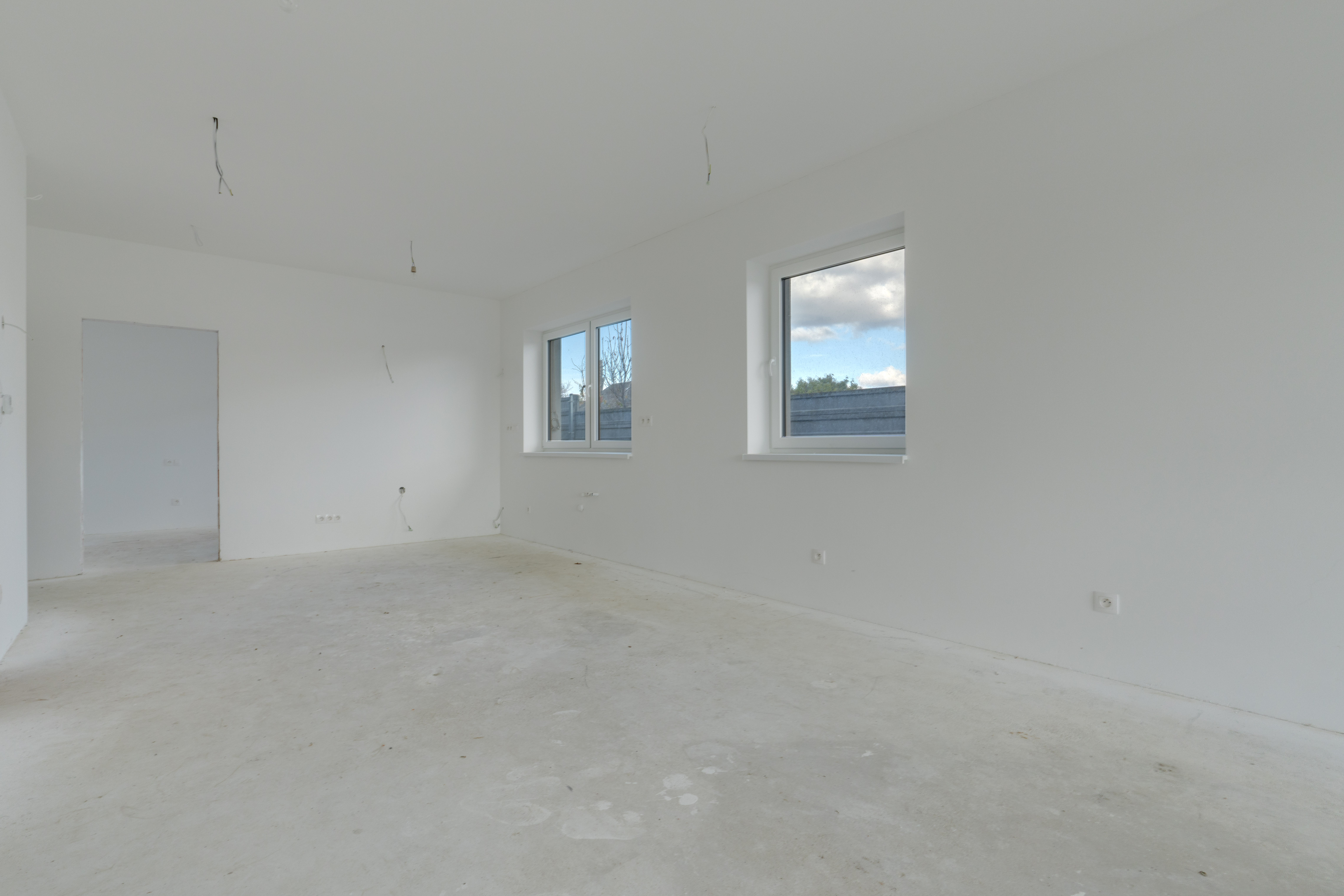 3-izbový byt v štádiu holobytu na predaj – Veľký Grob, 81 m², terasa, pozemok, parkovanie