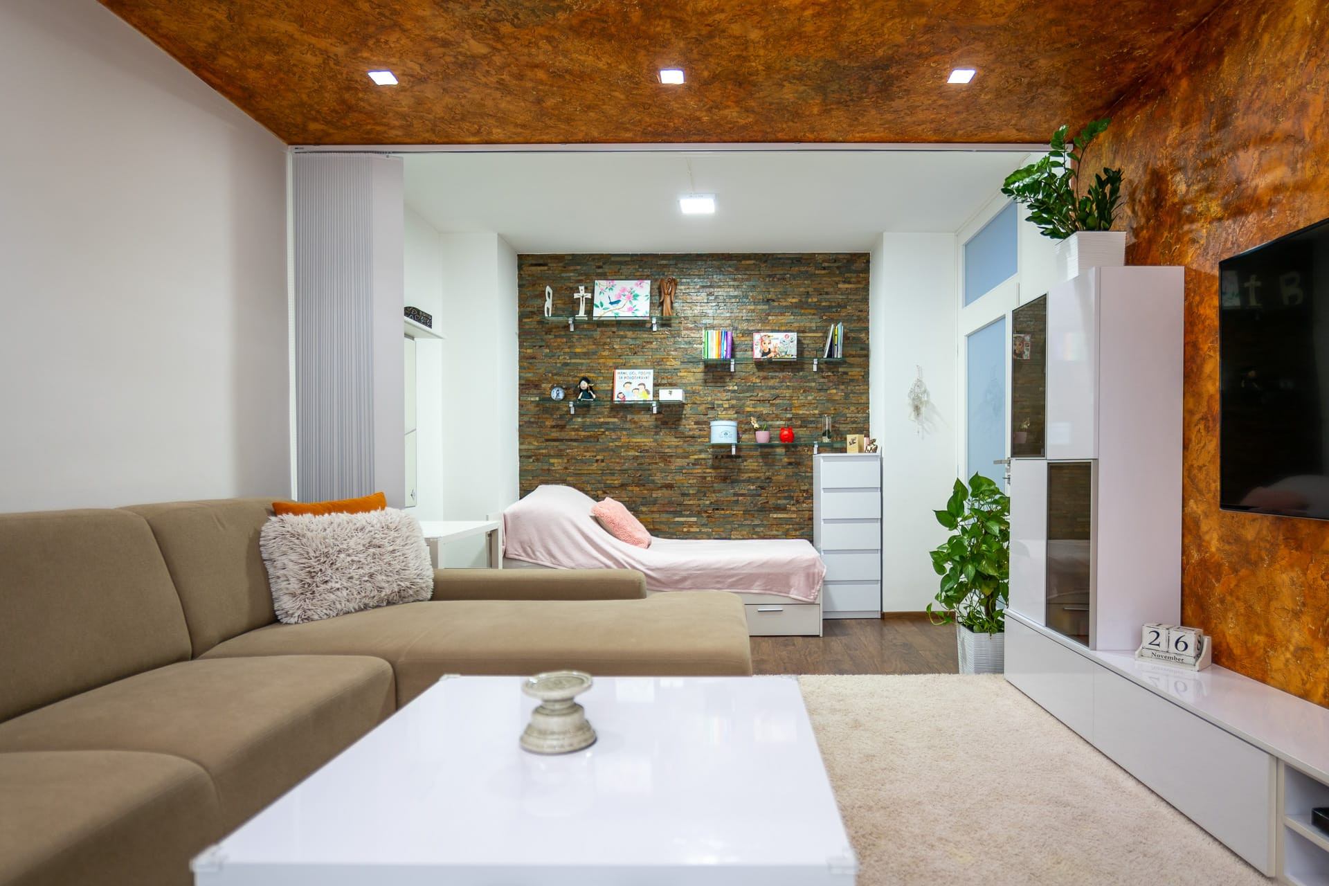 Na prenájom  zariadený 3-izbový byt na Bulvári v Žiline