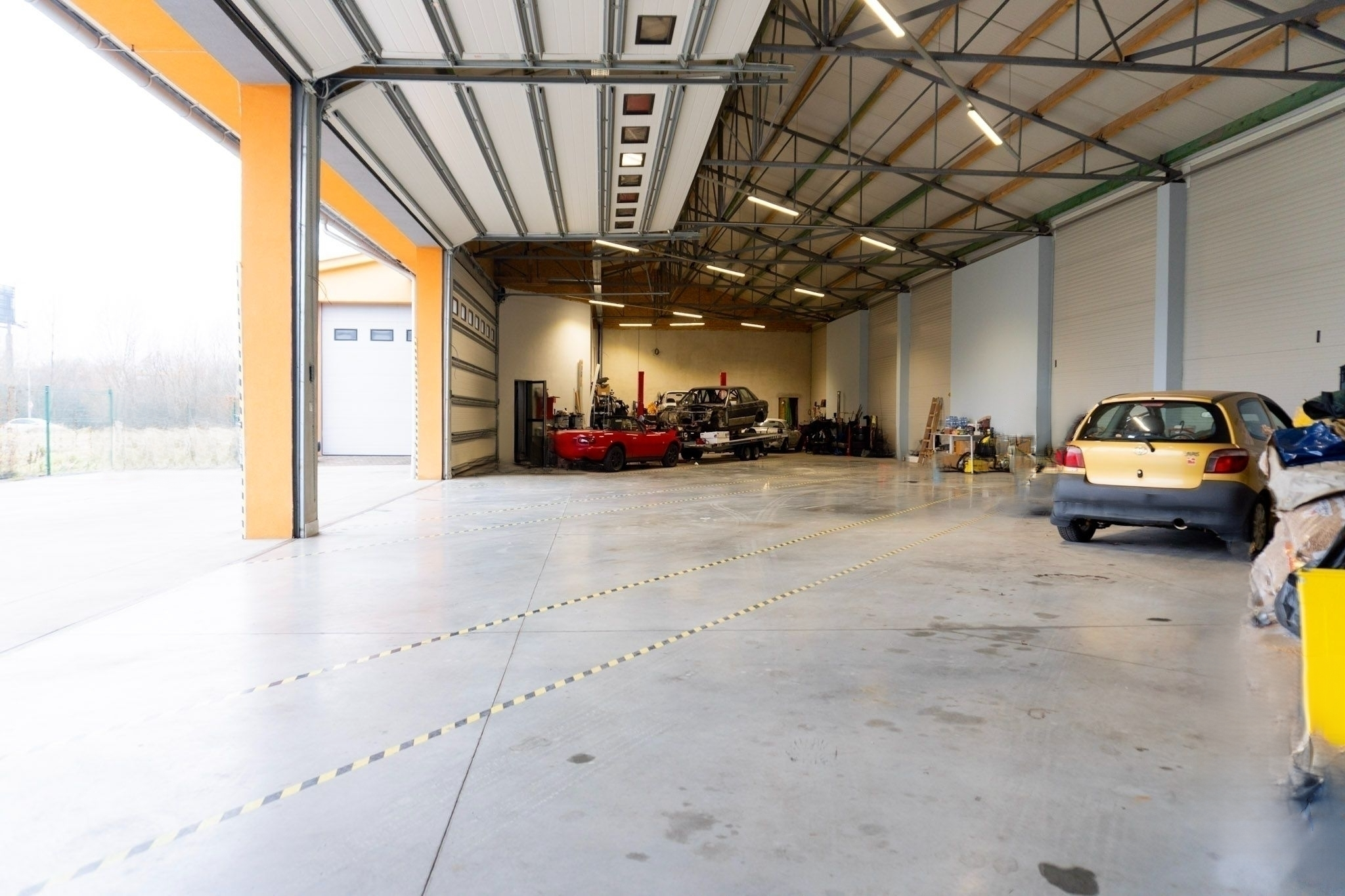 Predaj modernej polyfunkčnej haly s administratívnou budovou, v atraktívnej priemyselnej zóne Bratislava IV – Lamač